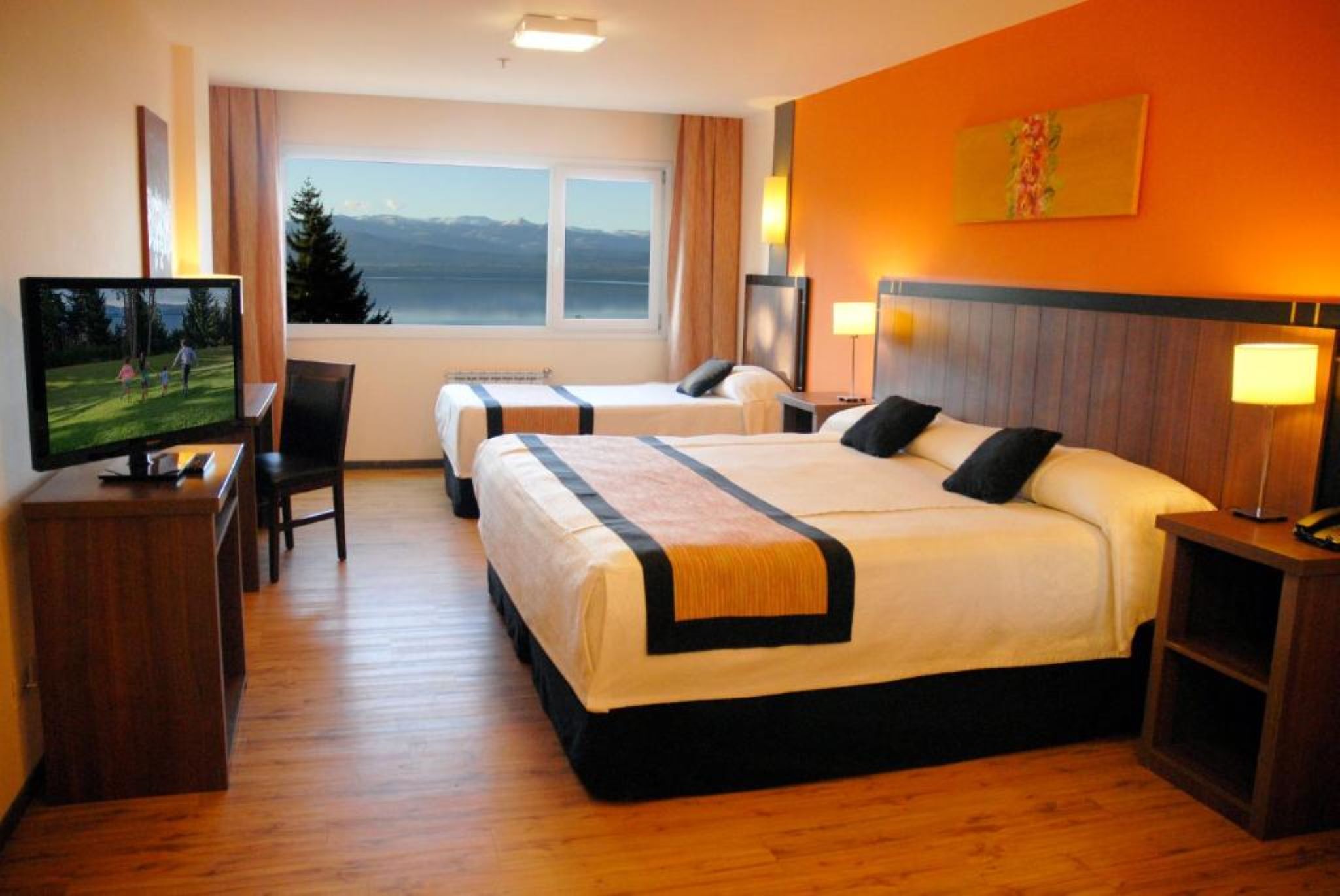 Triple Superior Lake View