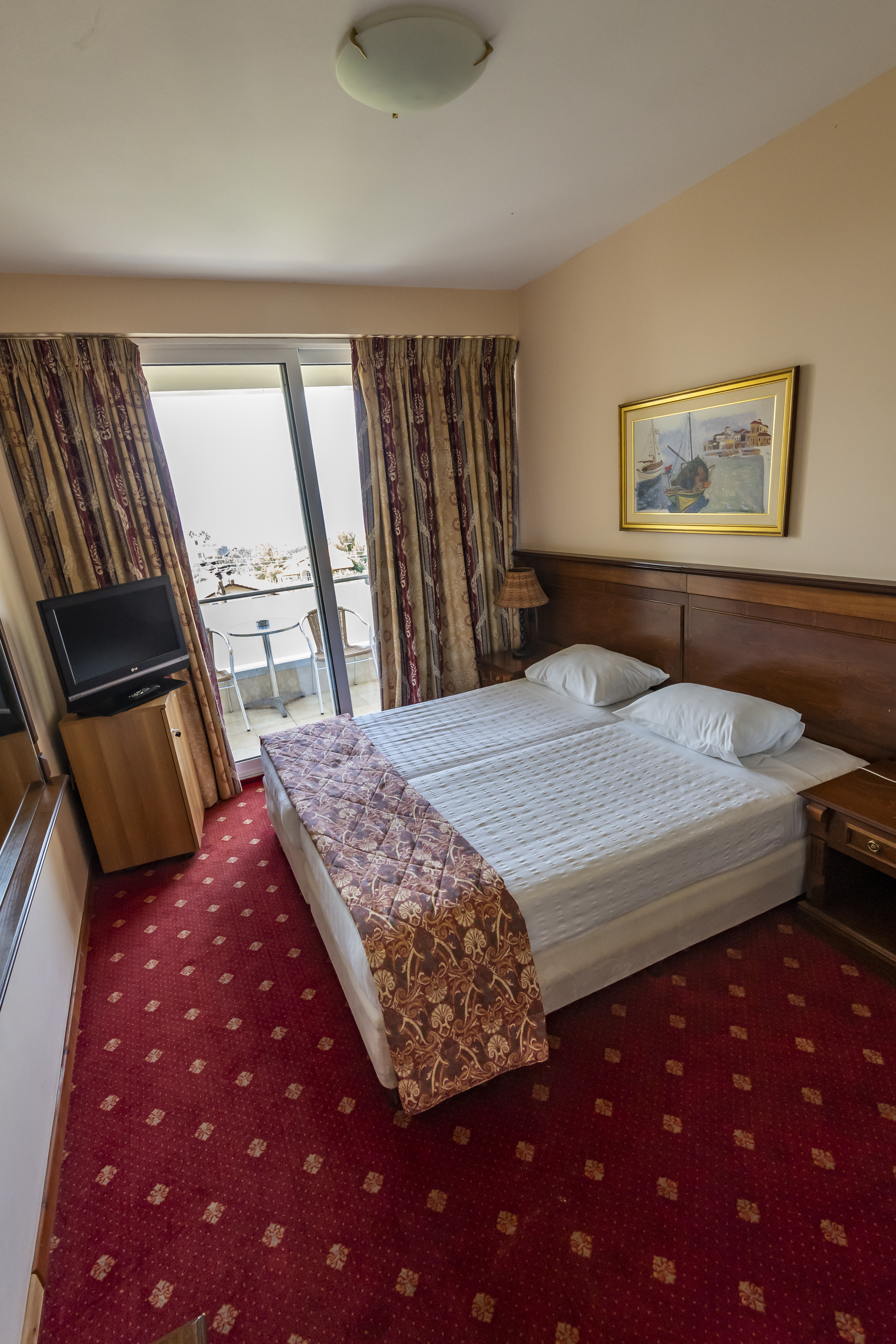 Double or Twin Mountain View