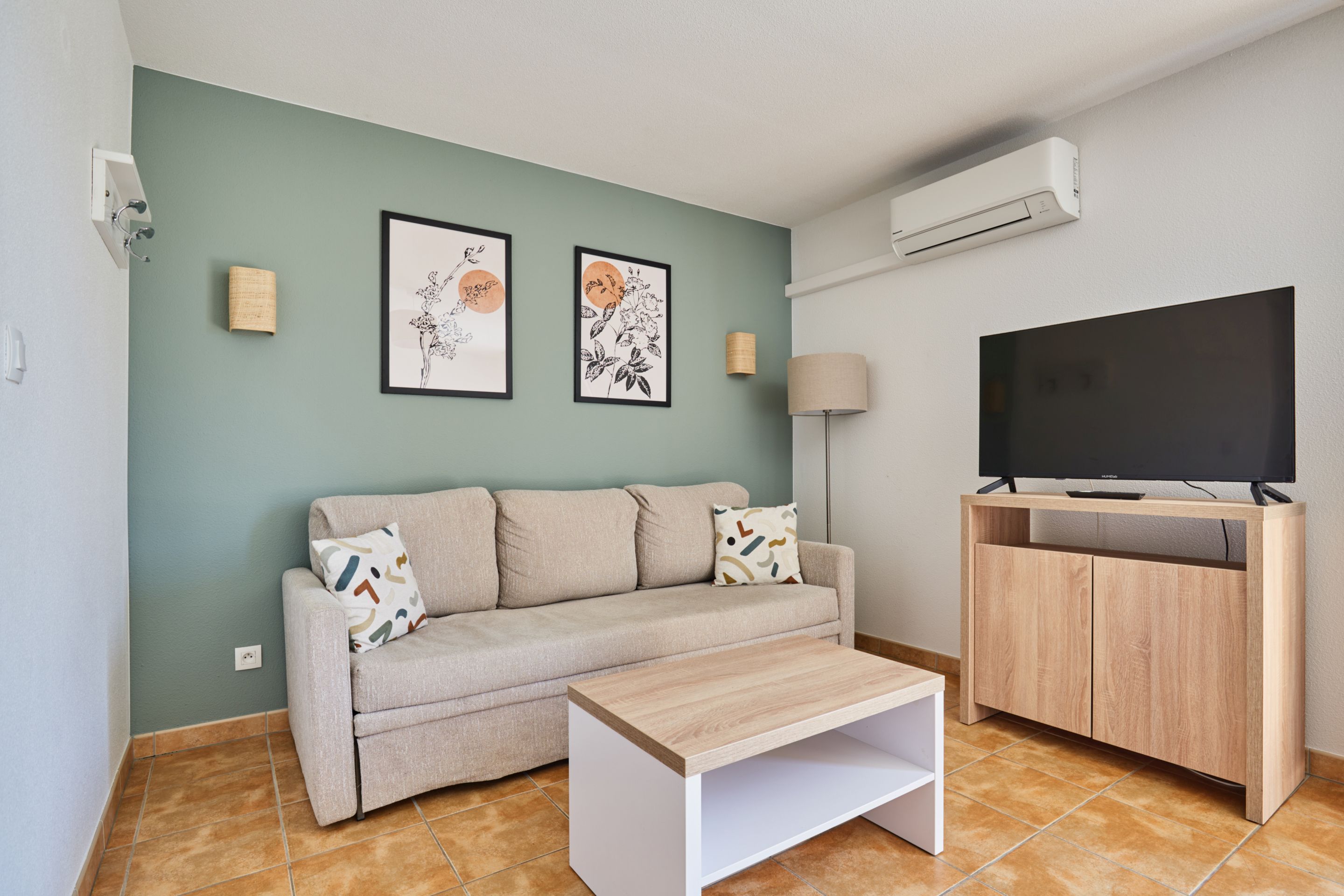 House Capacity 6 Two Bedrooms