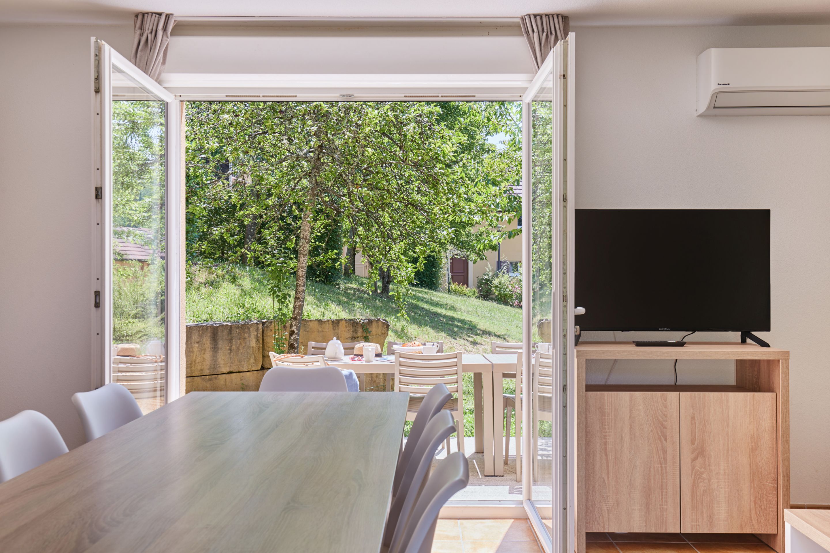 House Capacity 8 Three Bedrooms