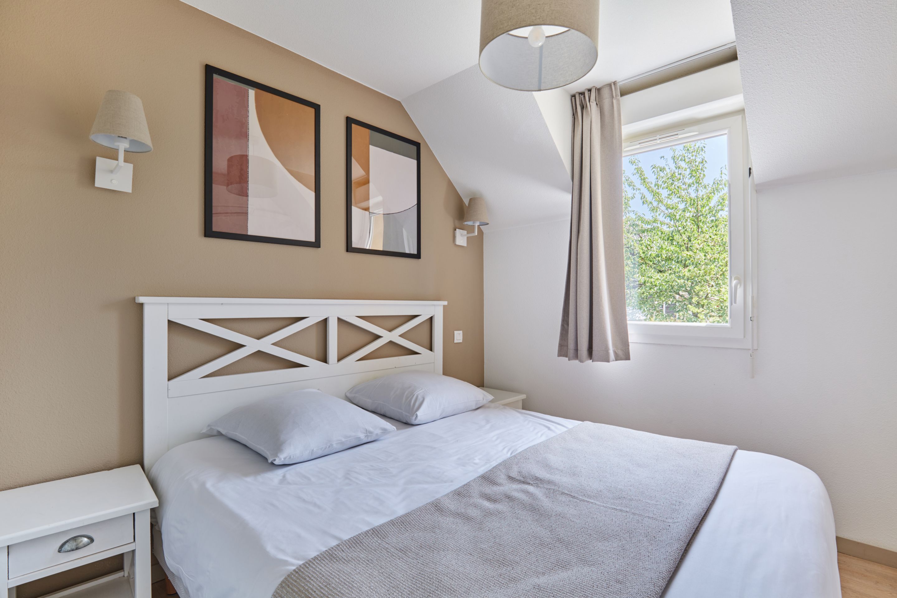 House Capacity 8 Three Bedrooms