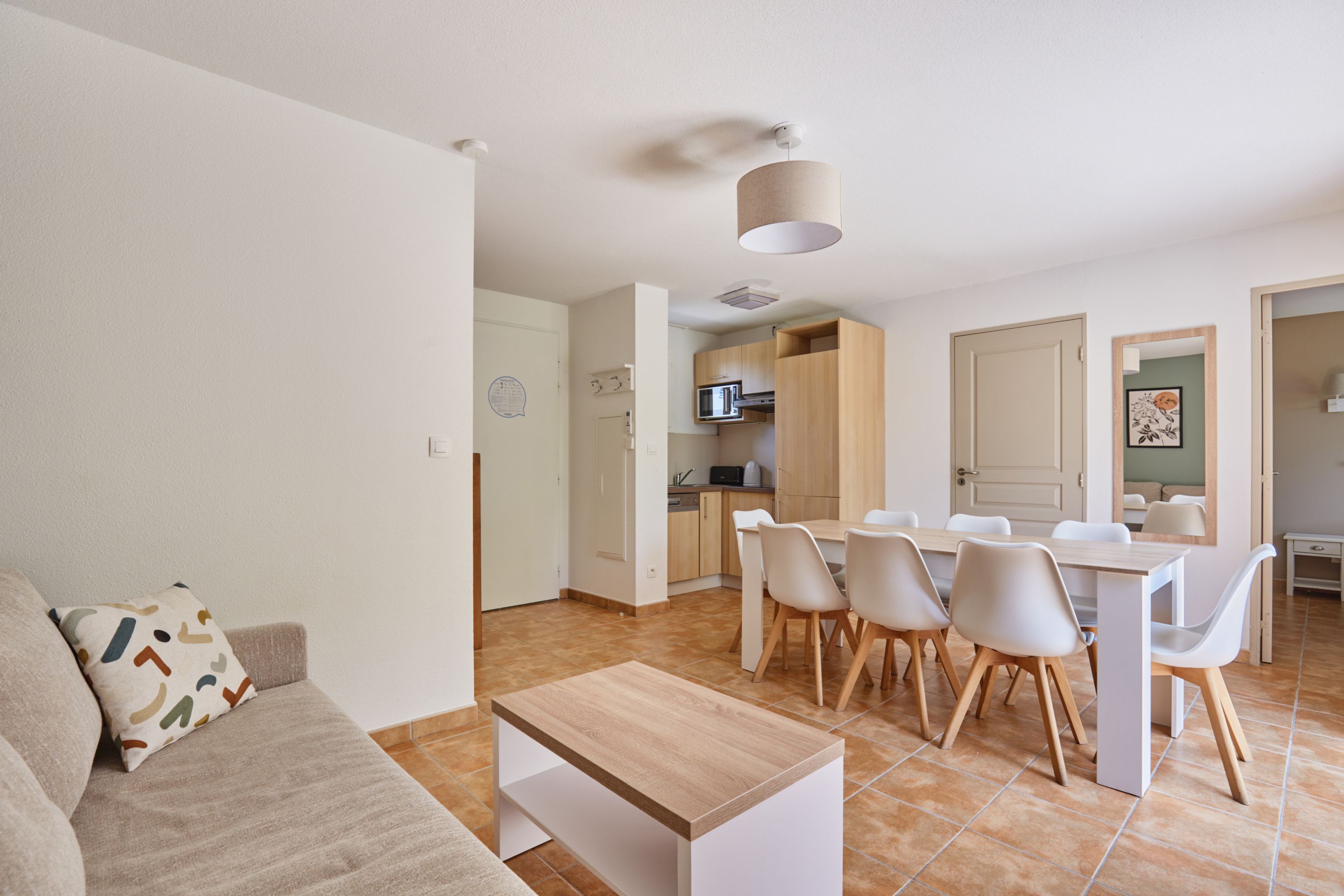 House Capacity 8 Three Bedrooms