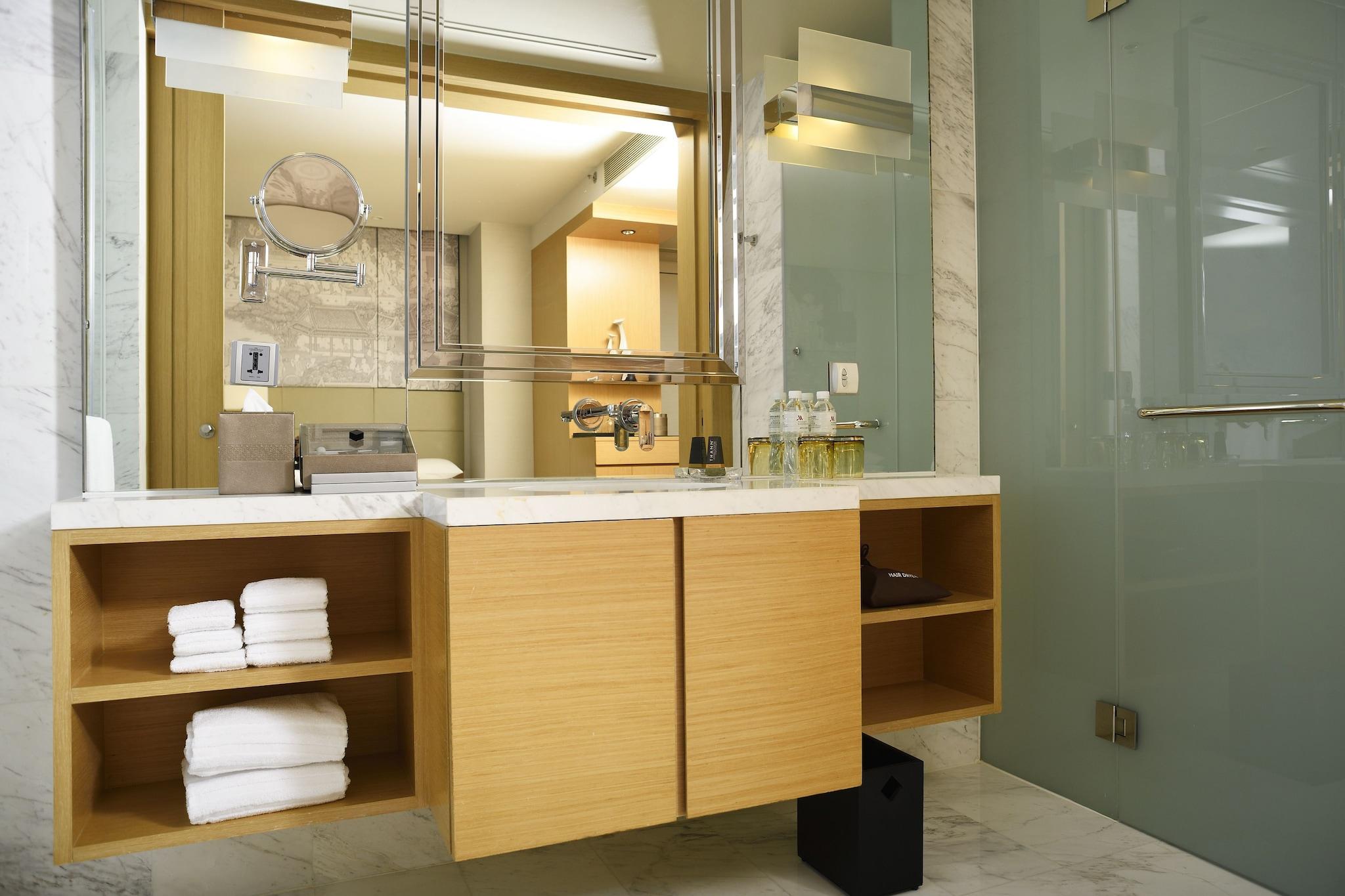 Double Executive King Bed