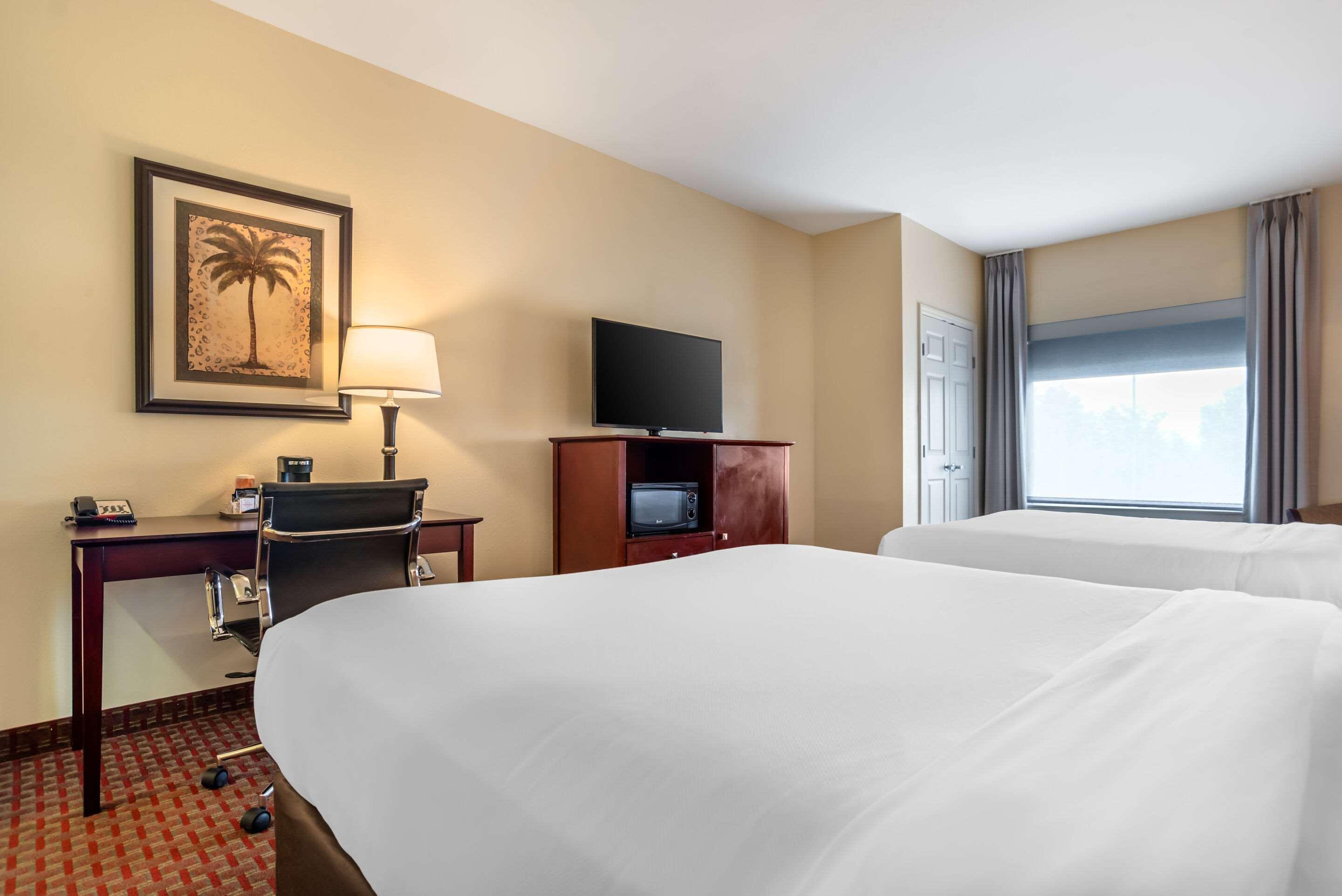 Double Two Queen Beds Non Smoking