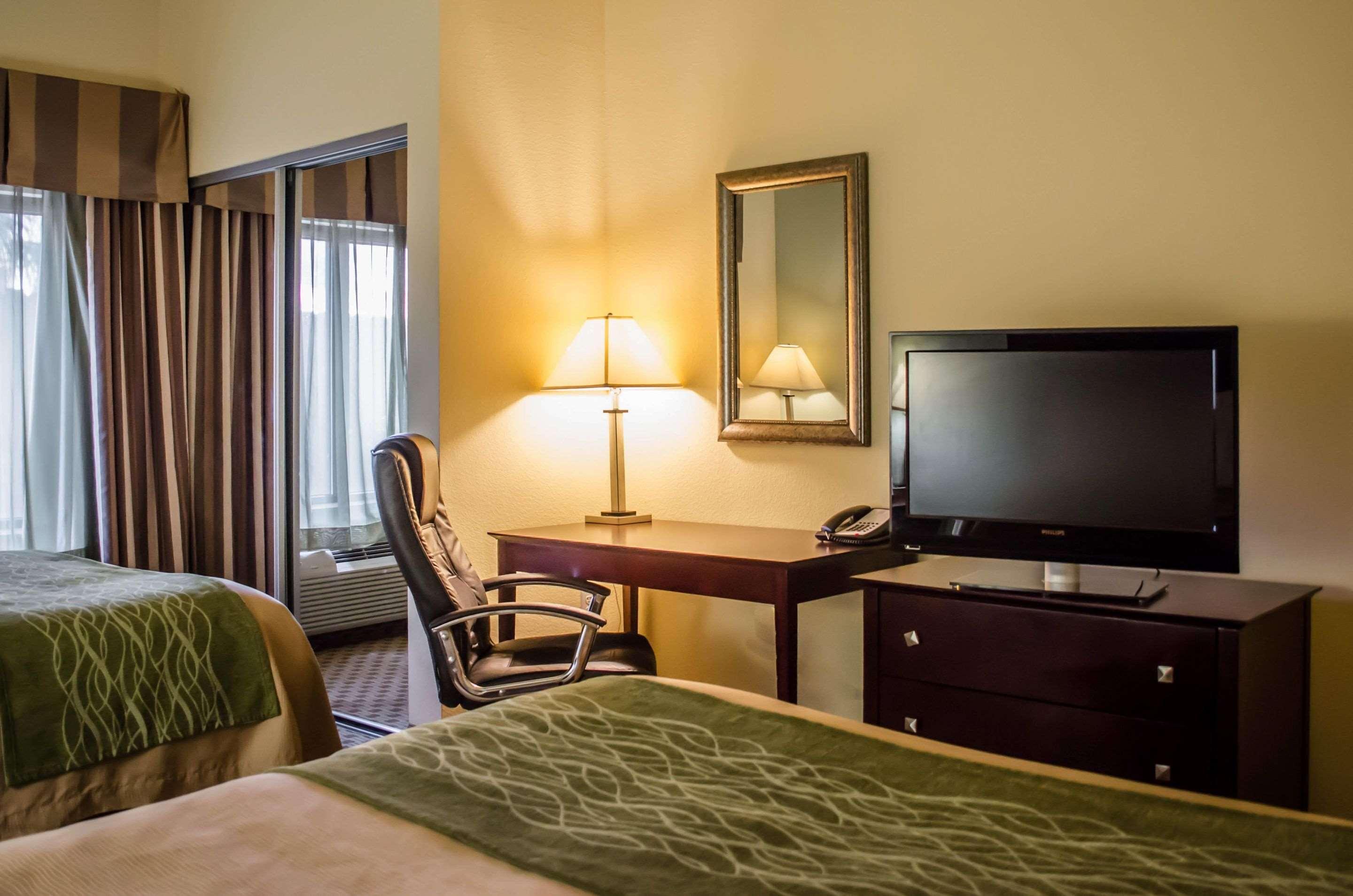 Suite Two Queen Beds Non Smoking