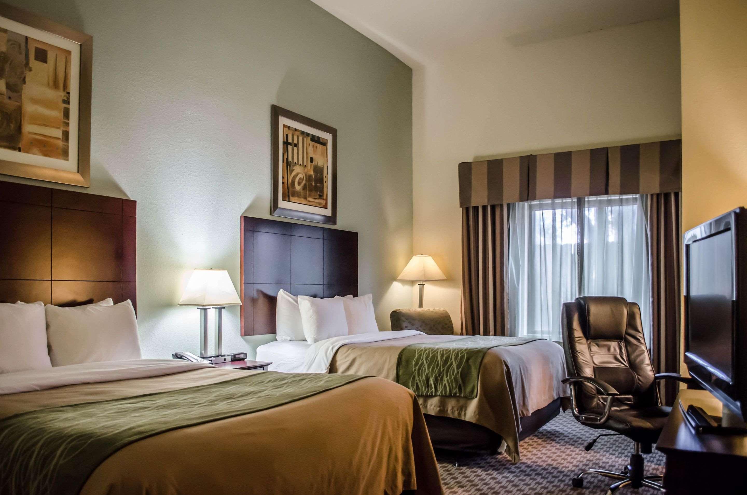 Suite Two Queen Beds Non Smoking