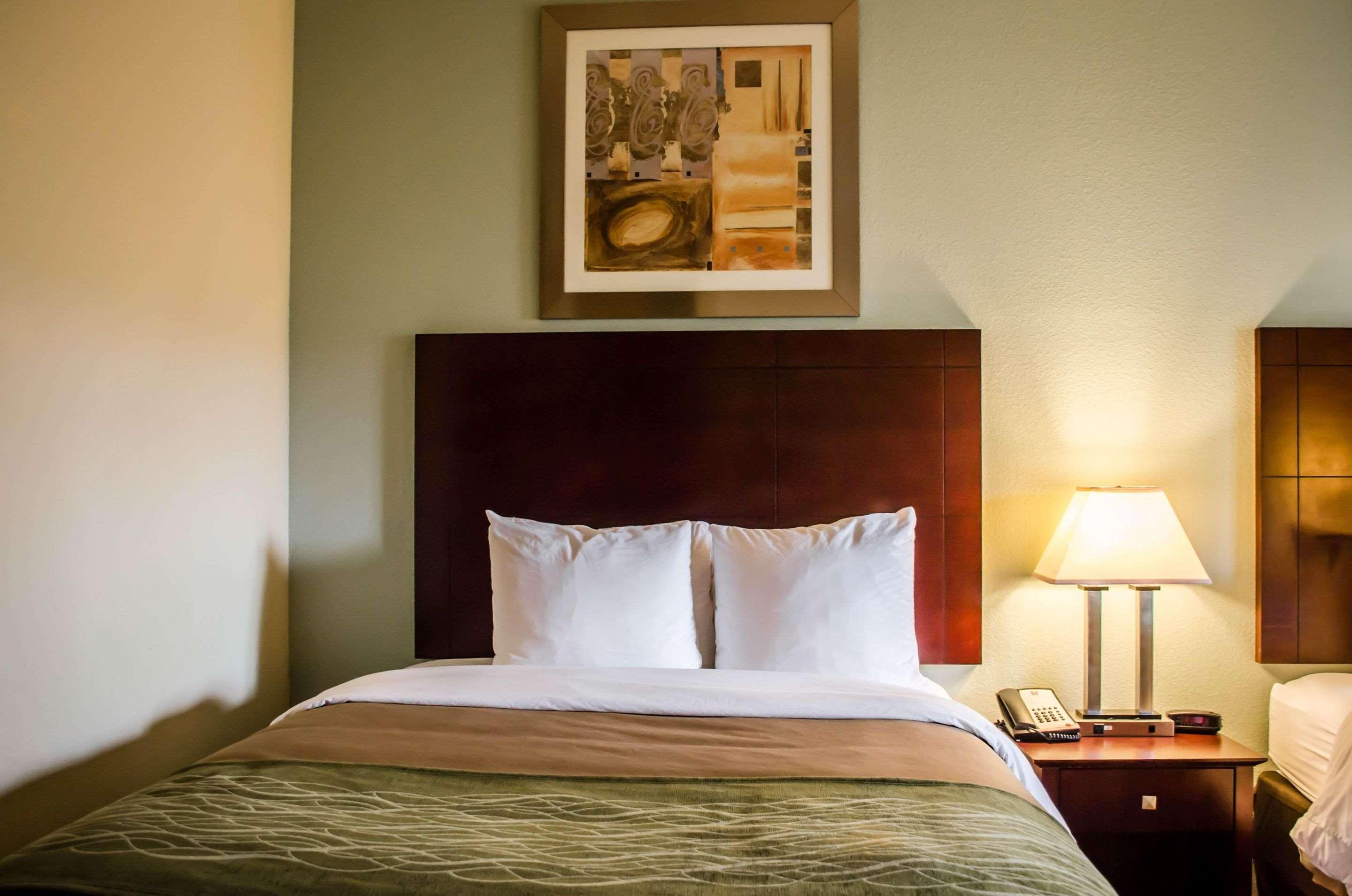 Twin Two Queen Beds Non Smoking