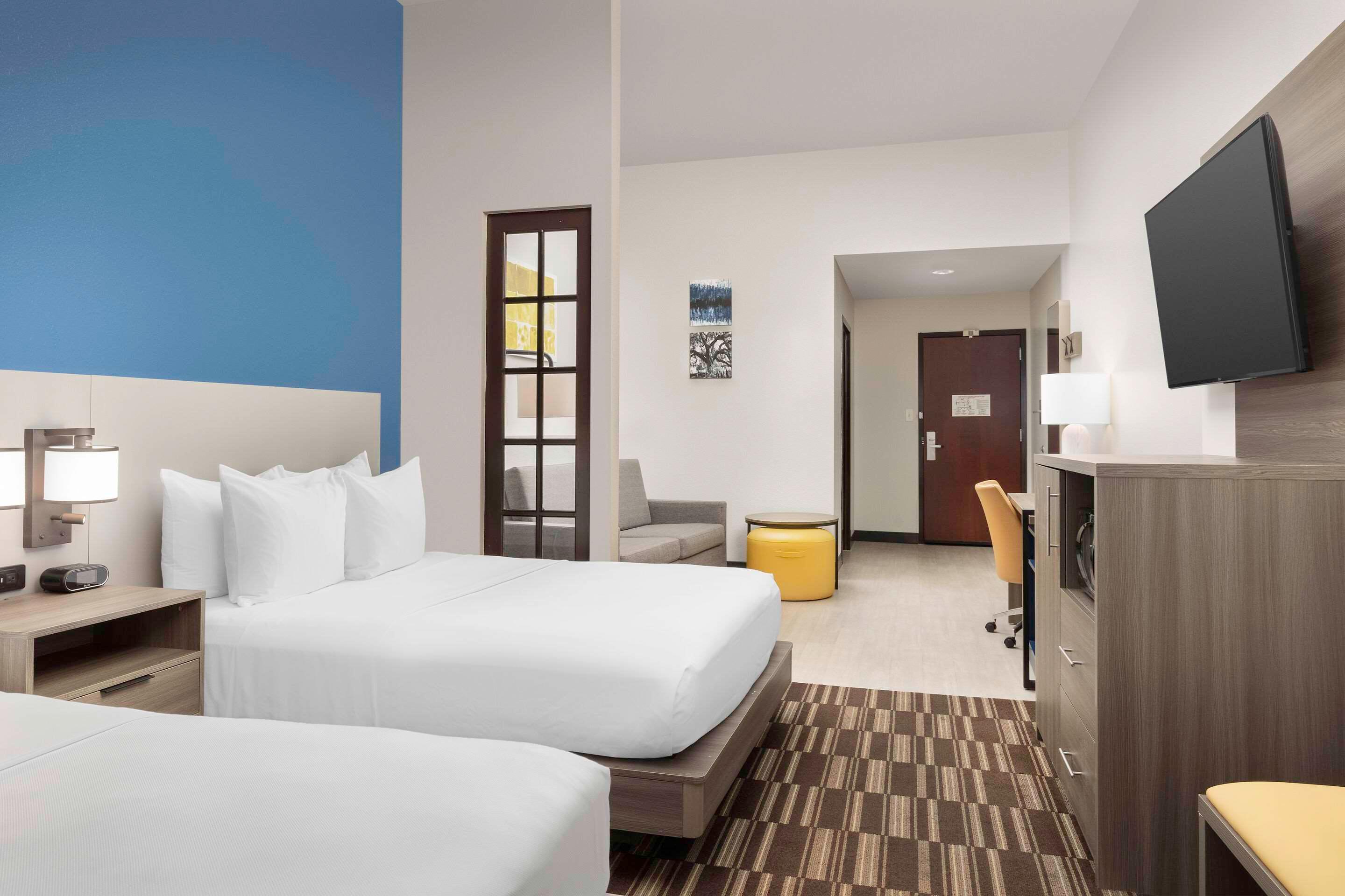 Suite Two Queen Beds