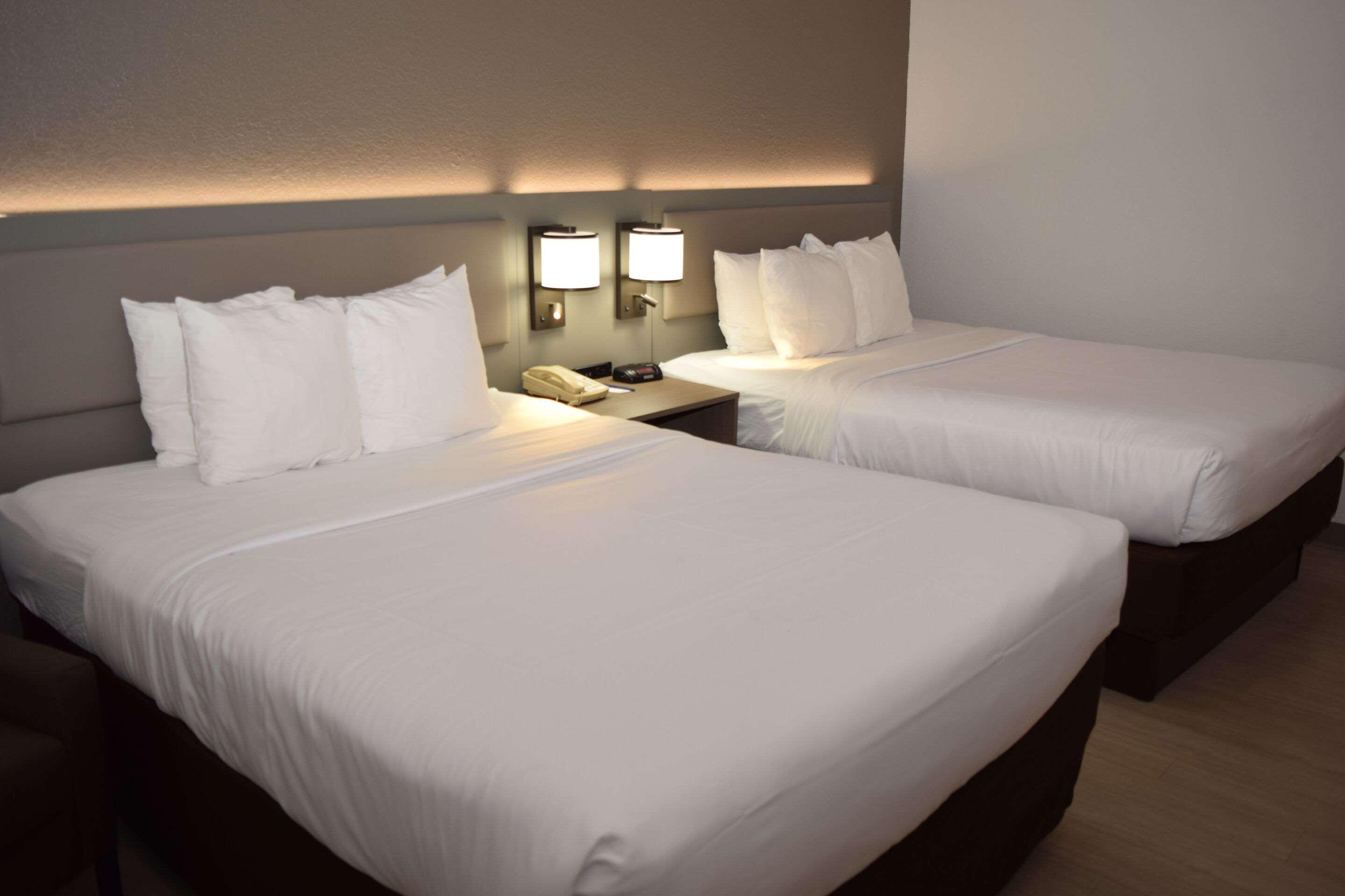 Quadruple Two Queen Beds Non Smoking