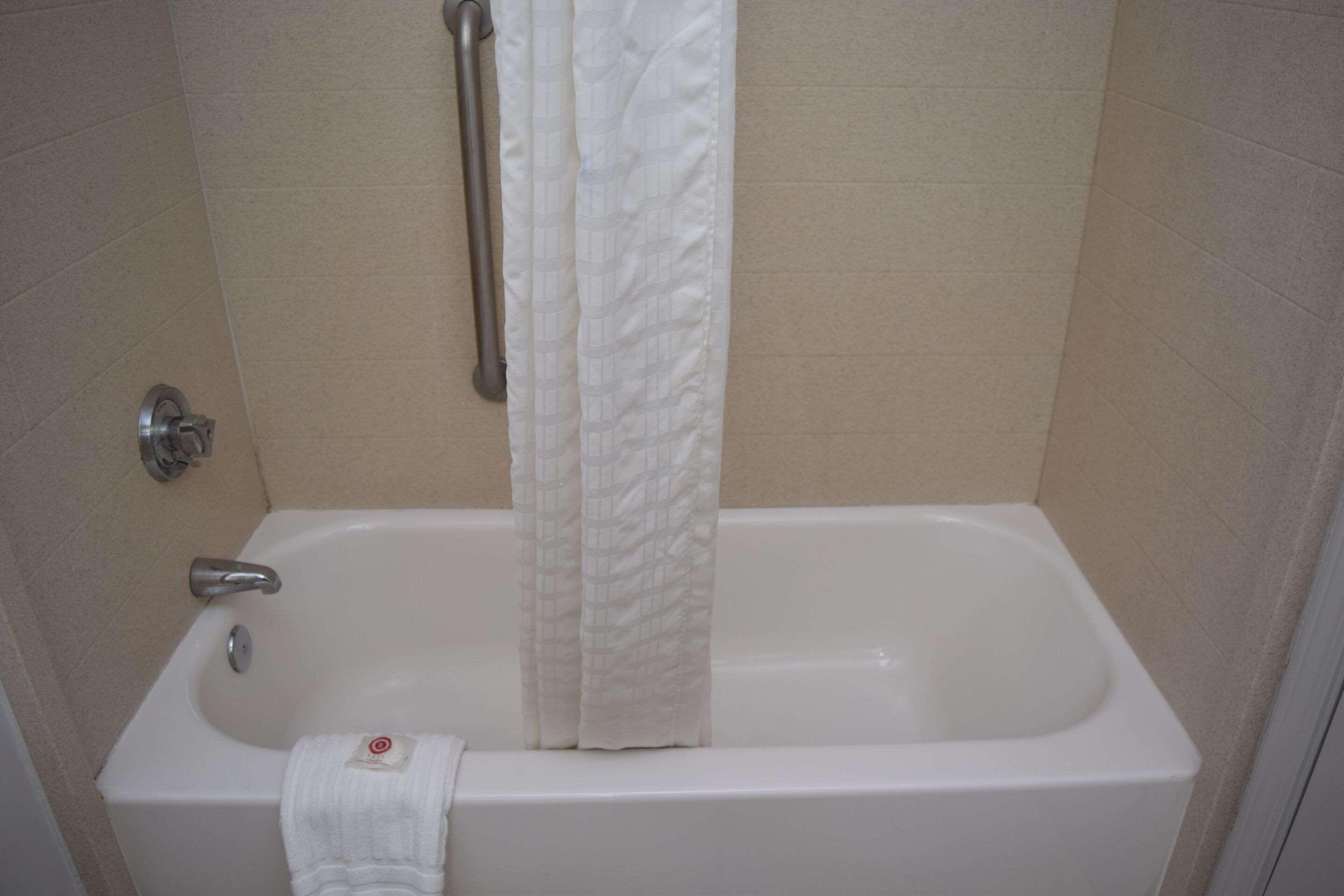 Twin Two Queen Beds Non Smoking