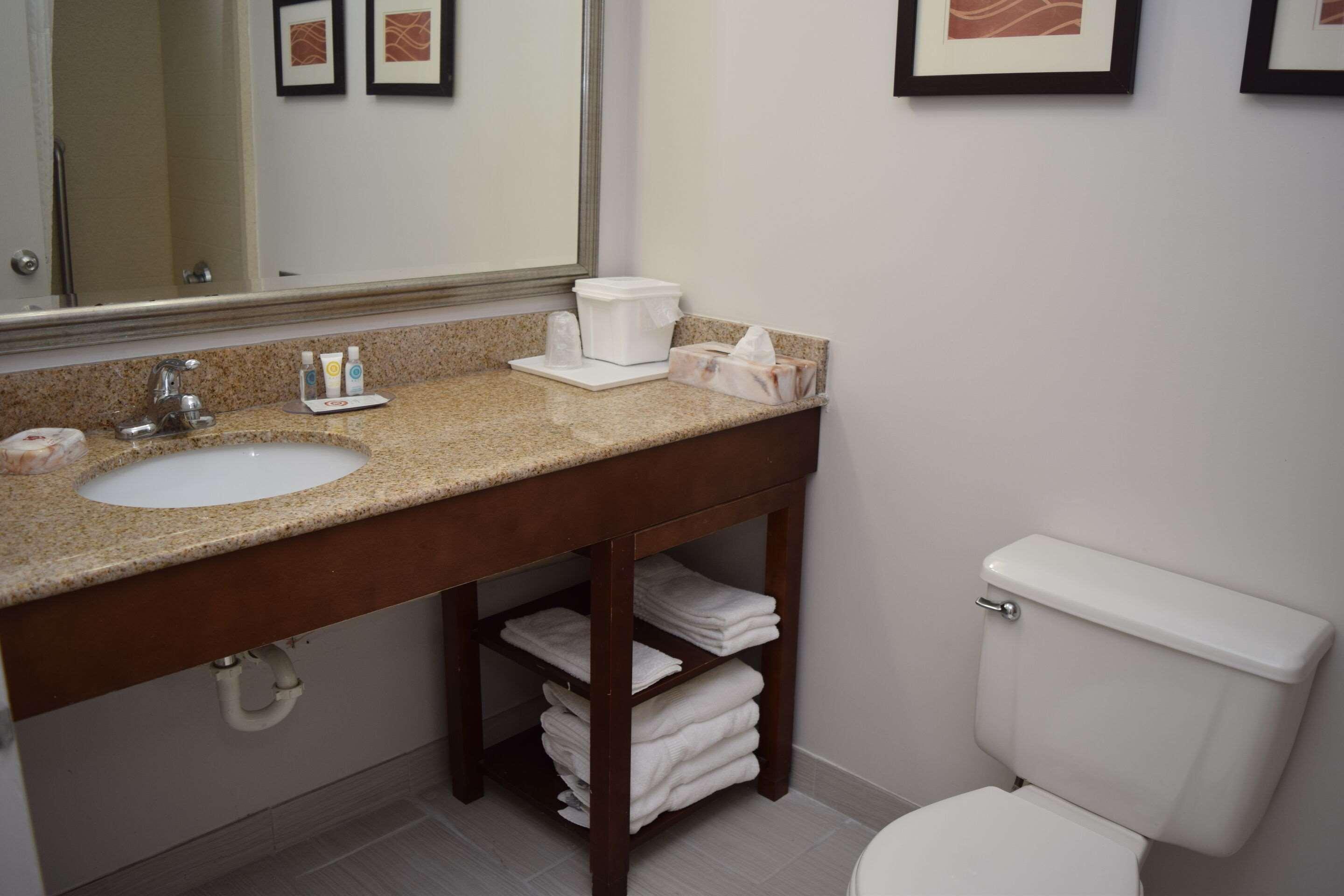 Twin Two Queen Beds Non Smoking