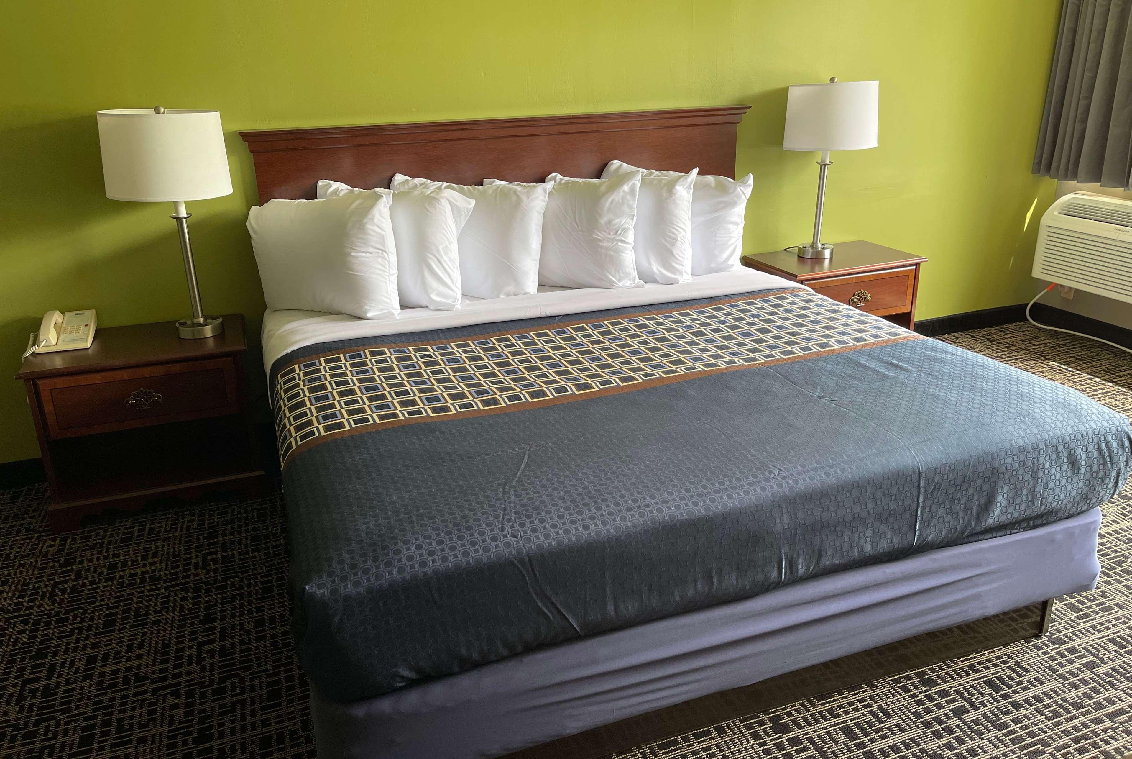 Suite Deluxe King Bed