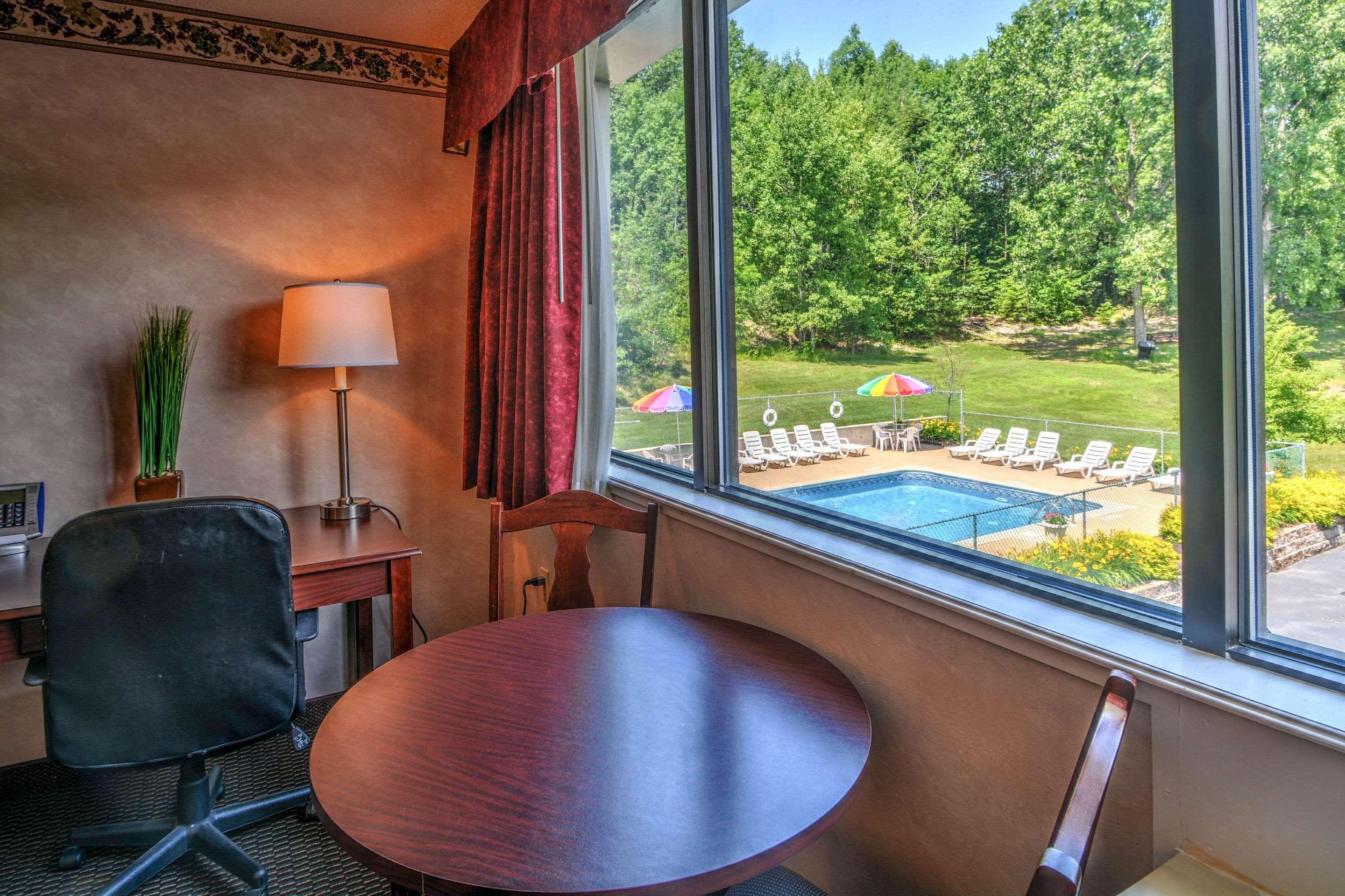 Double Two Queen Beds Non Smoking