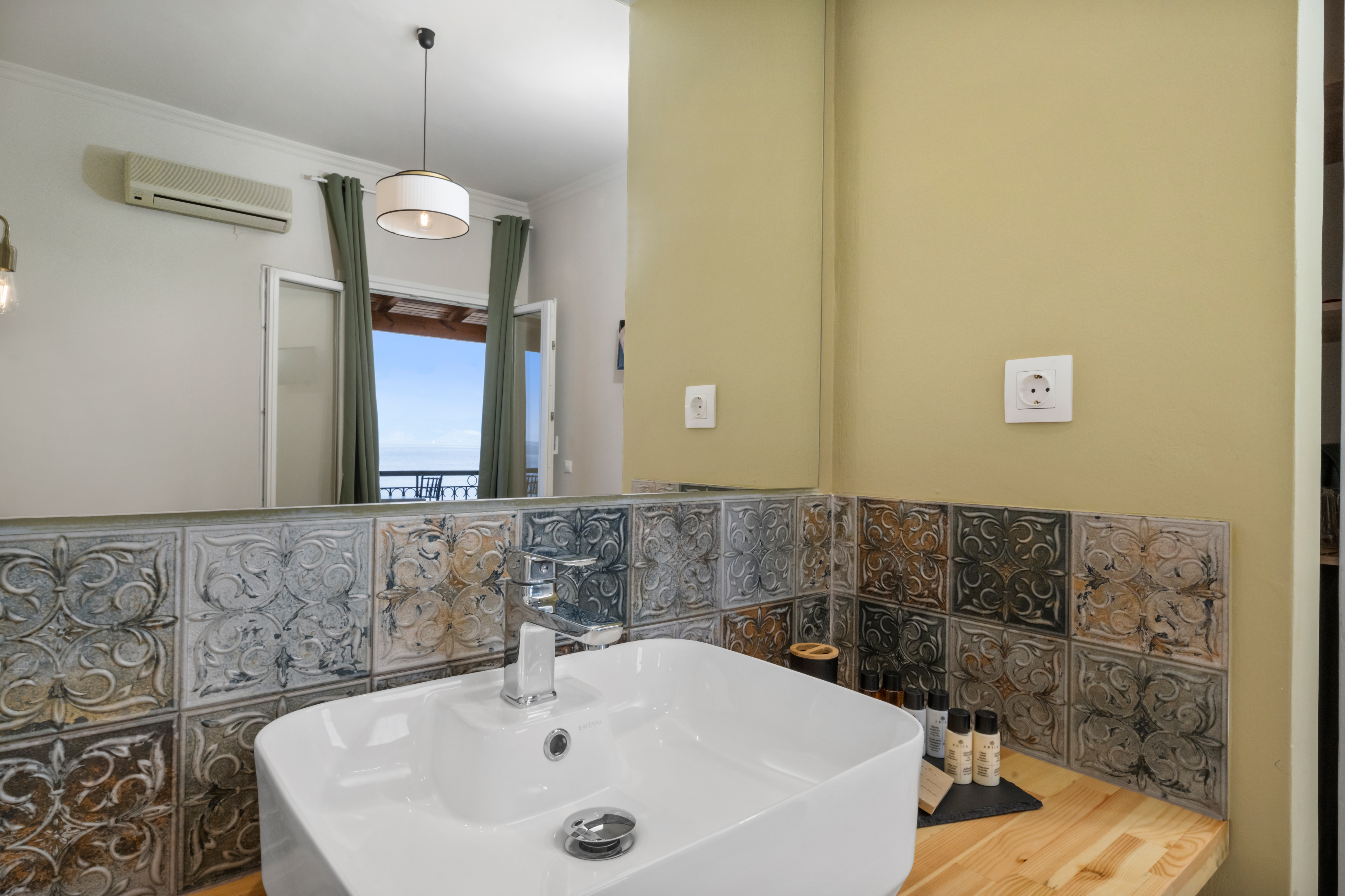 Studio Deluxe Sea View with Balcony