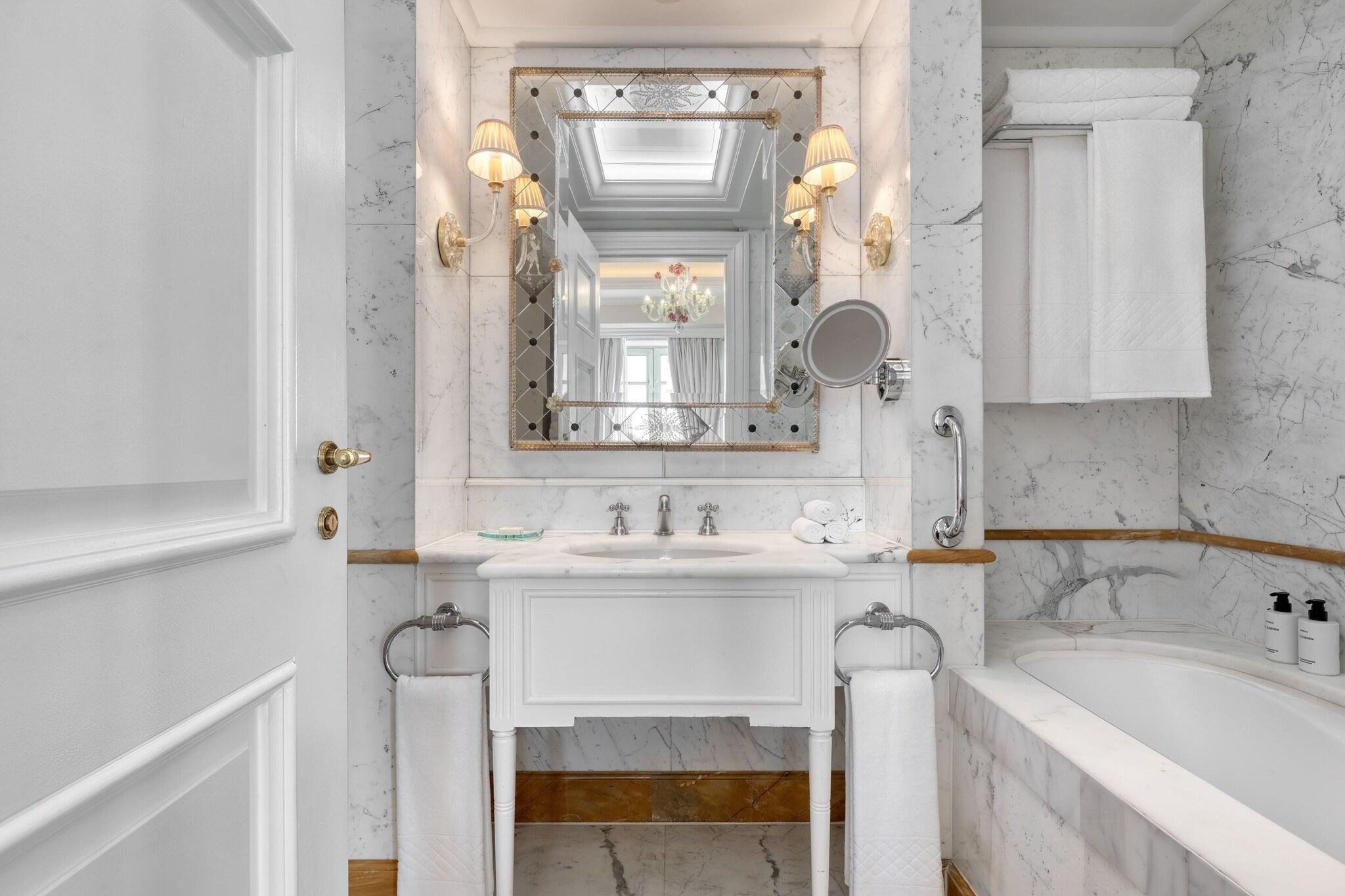 Suite Executive King Bed