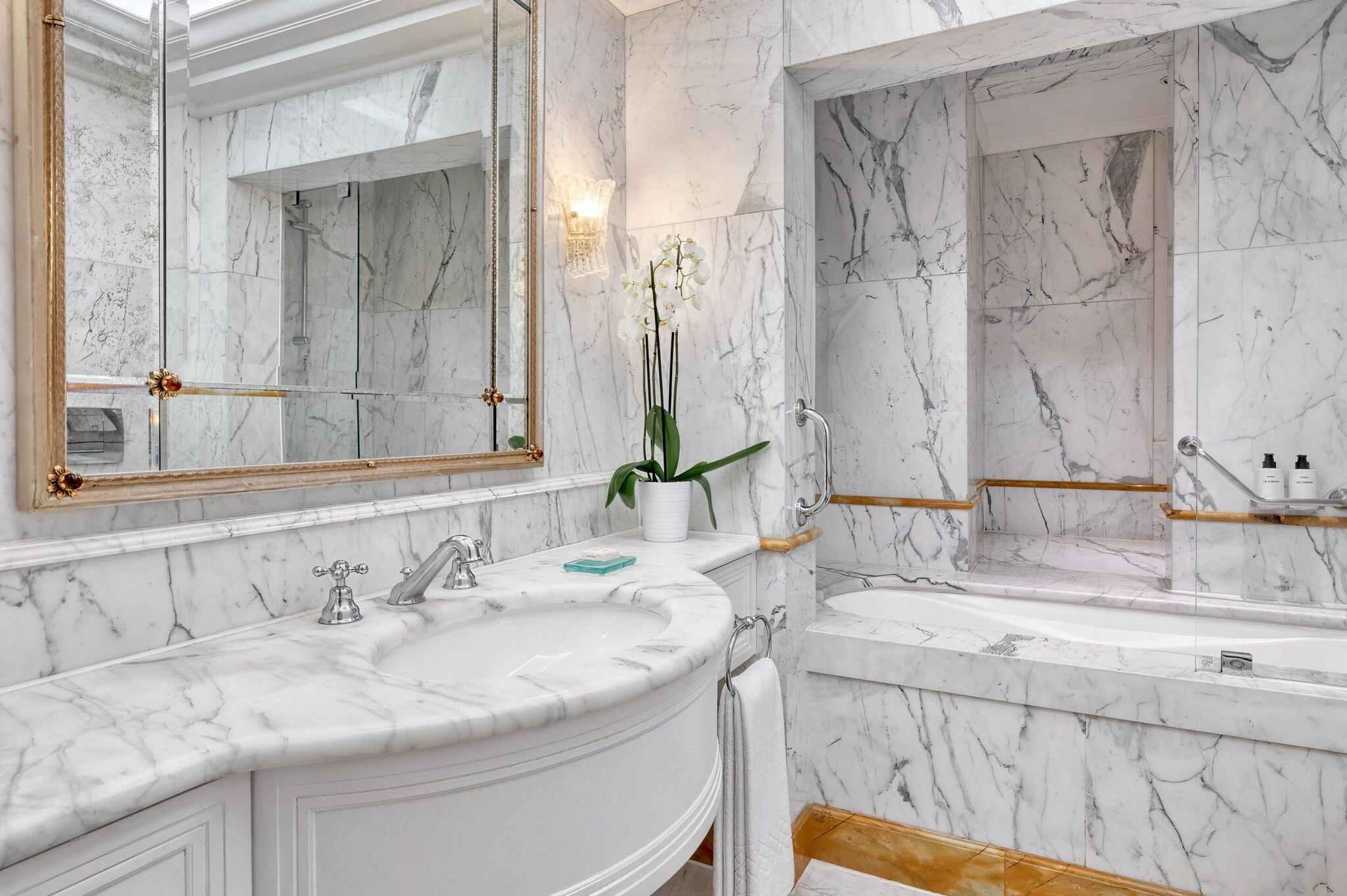 Suite Grand with Views