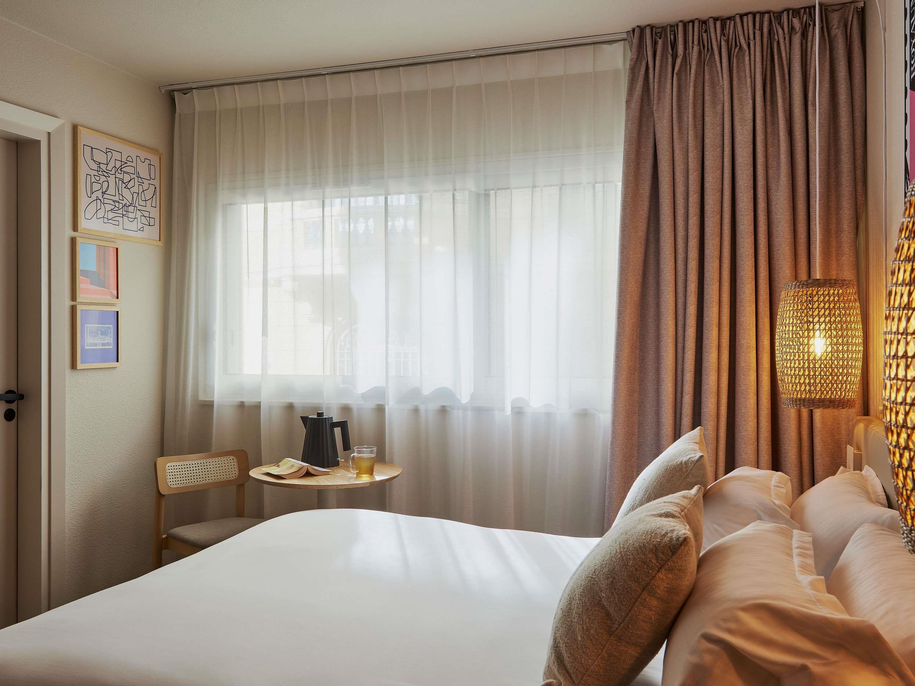 Double Classic Double Bed