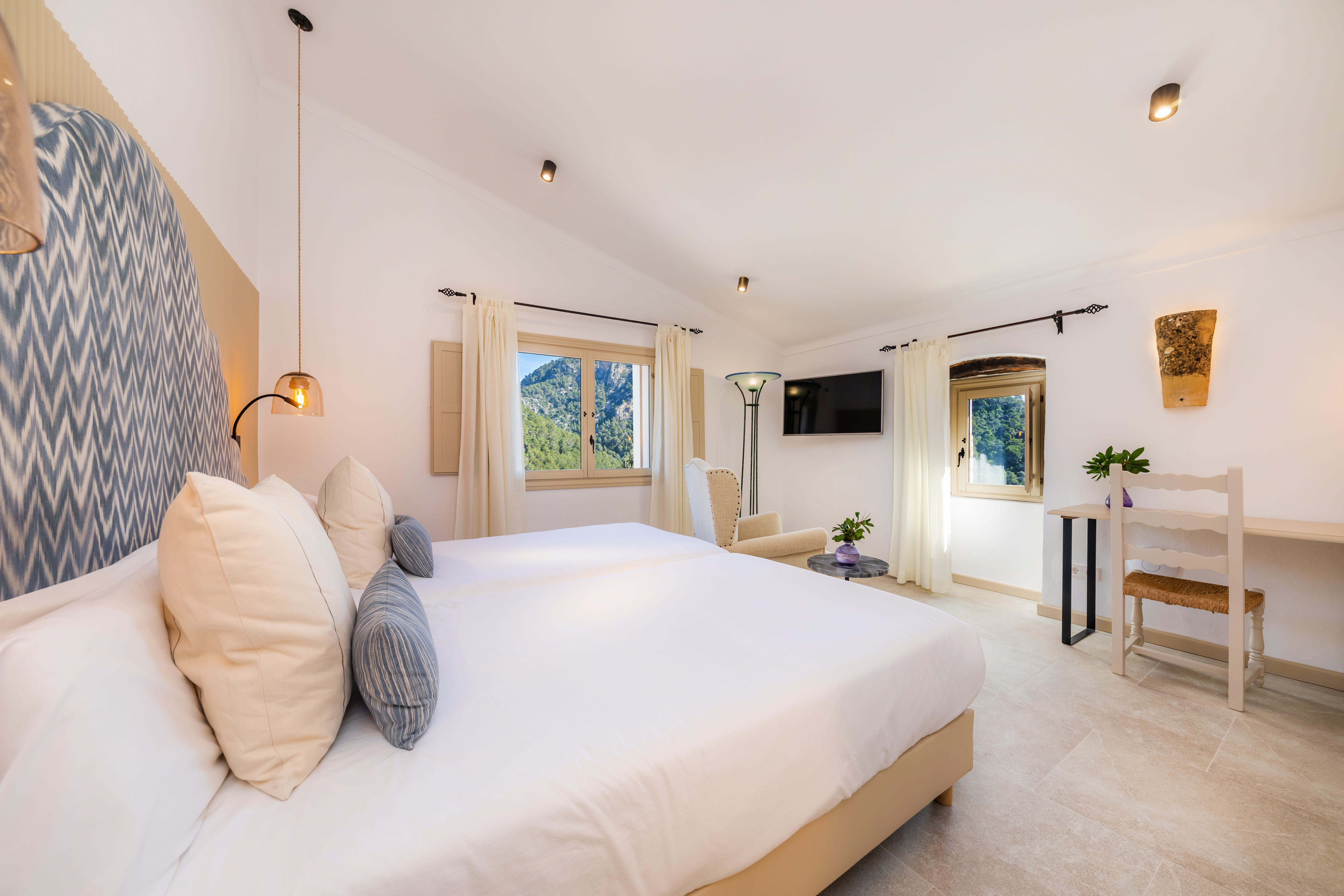 Double or Twin Standard