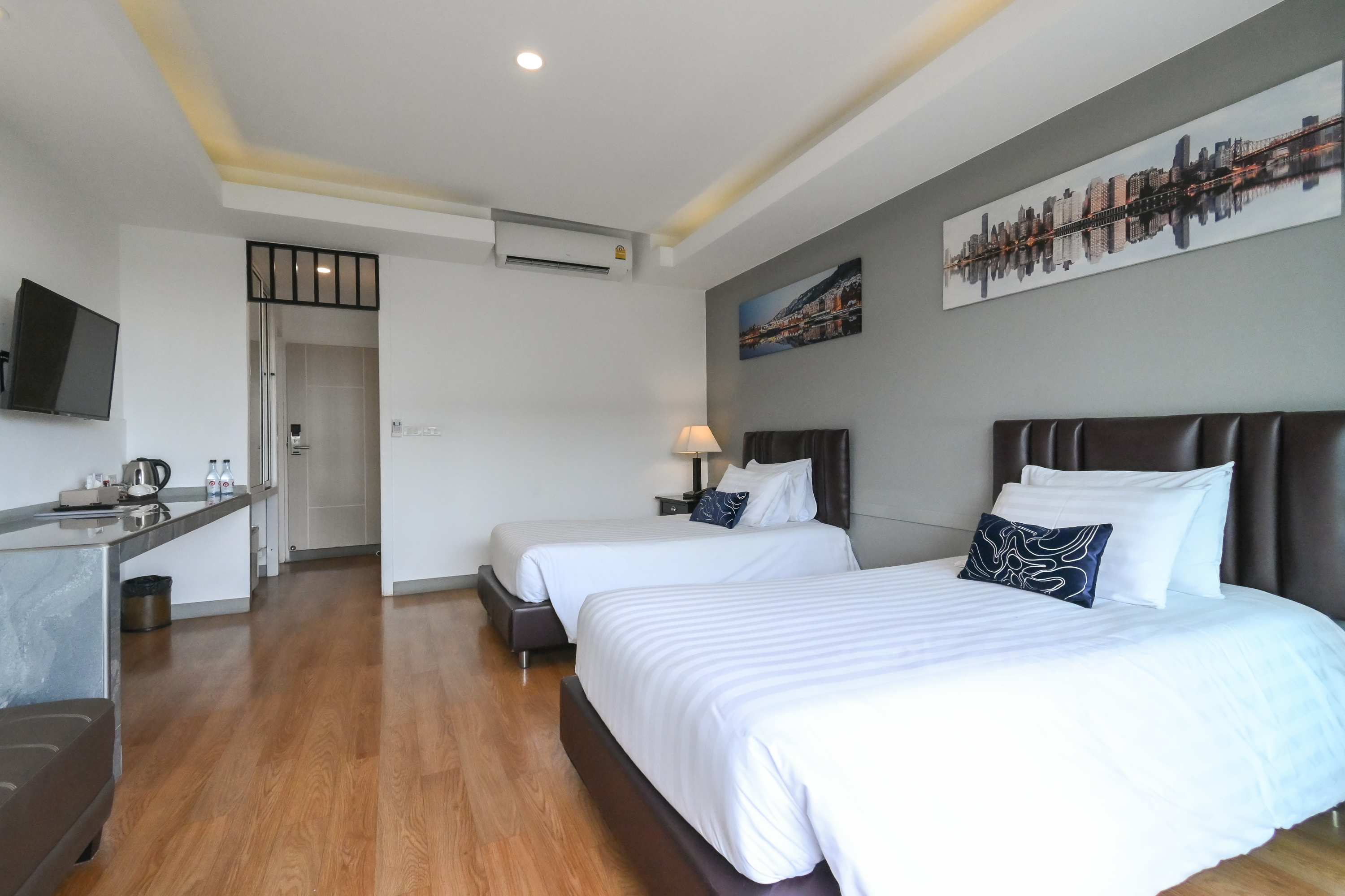 Double or Twin Deluxe