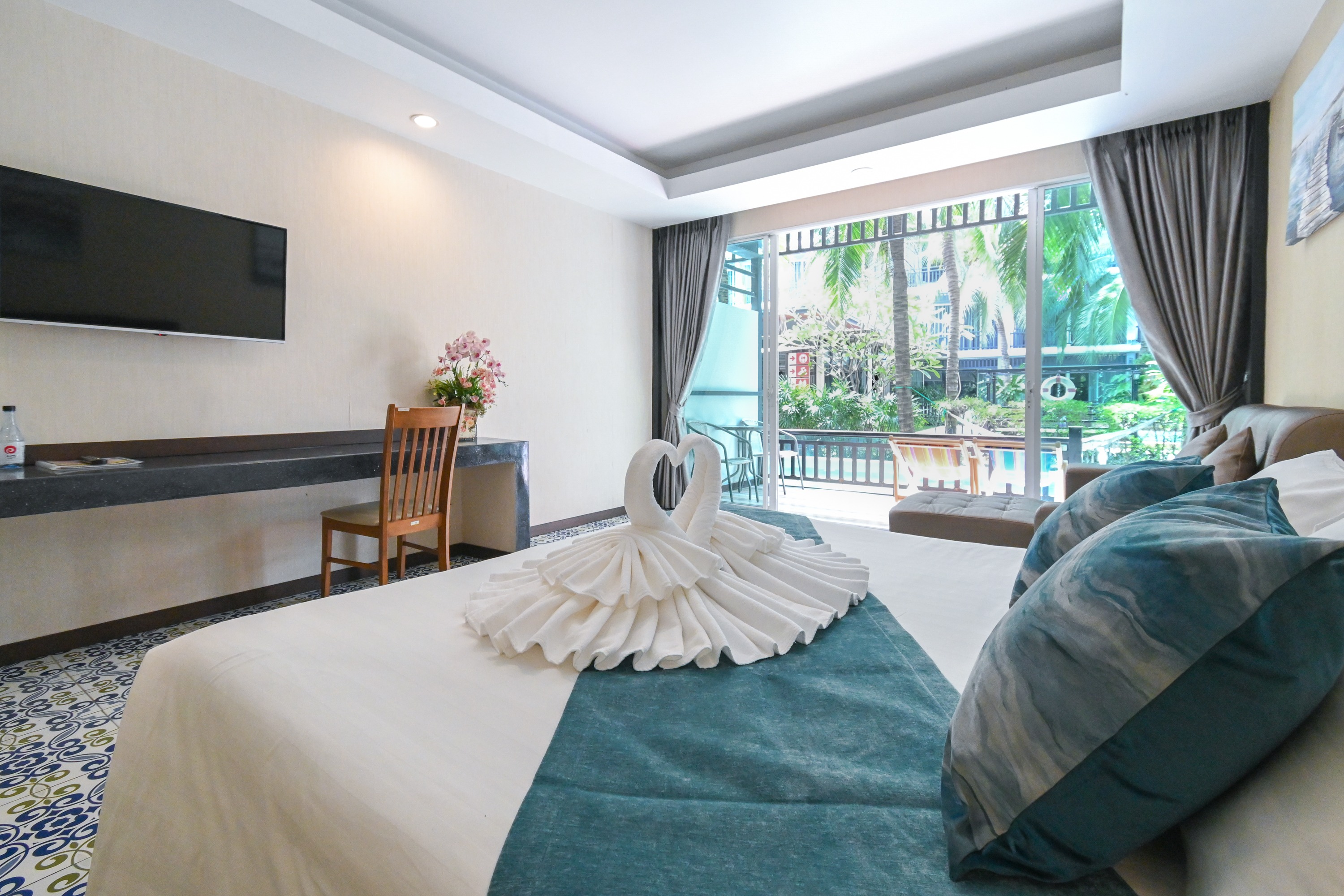 Double Deluxe Pool View