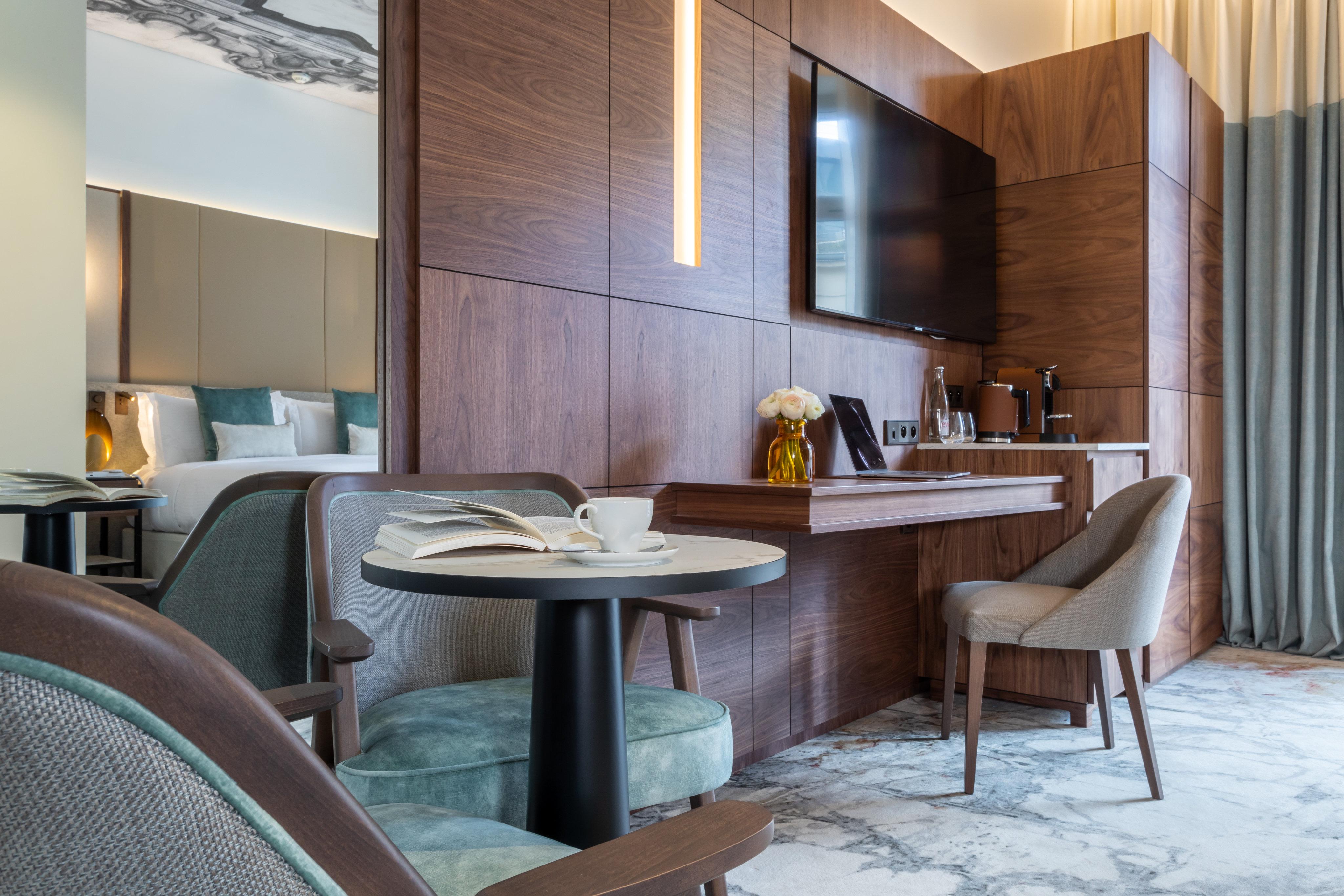 Junior Suite Accessible King Size Bed