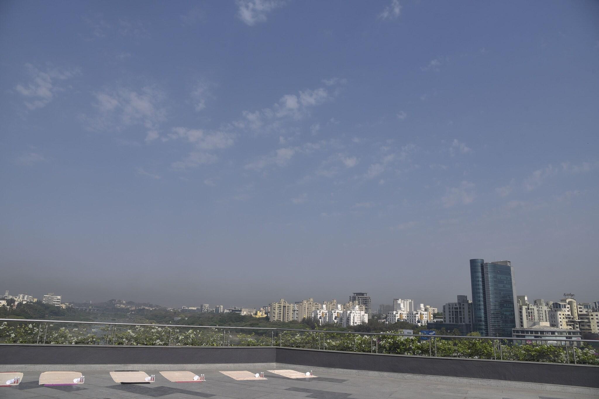 Double Club King Bed