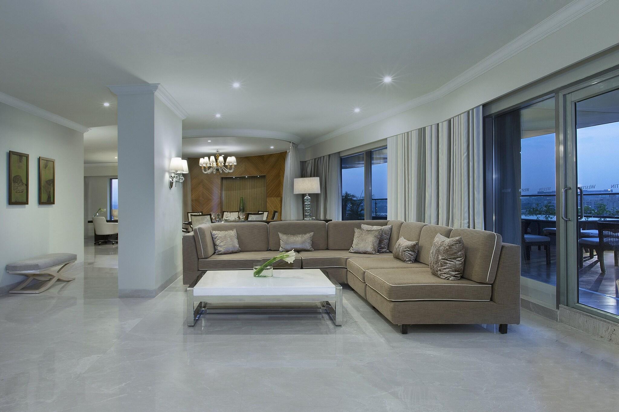 Suite City View King Bed