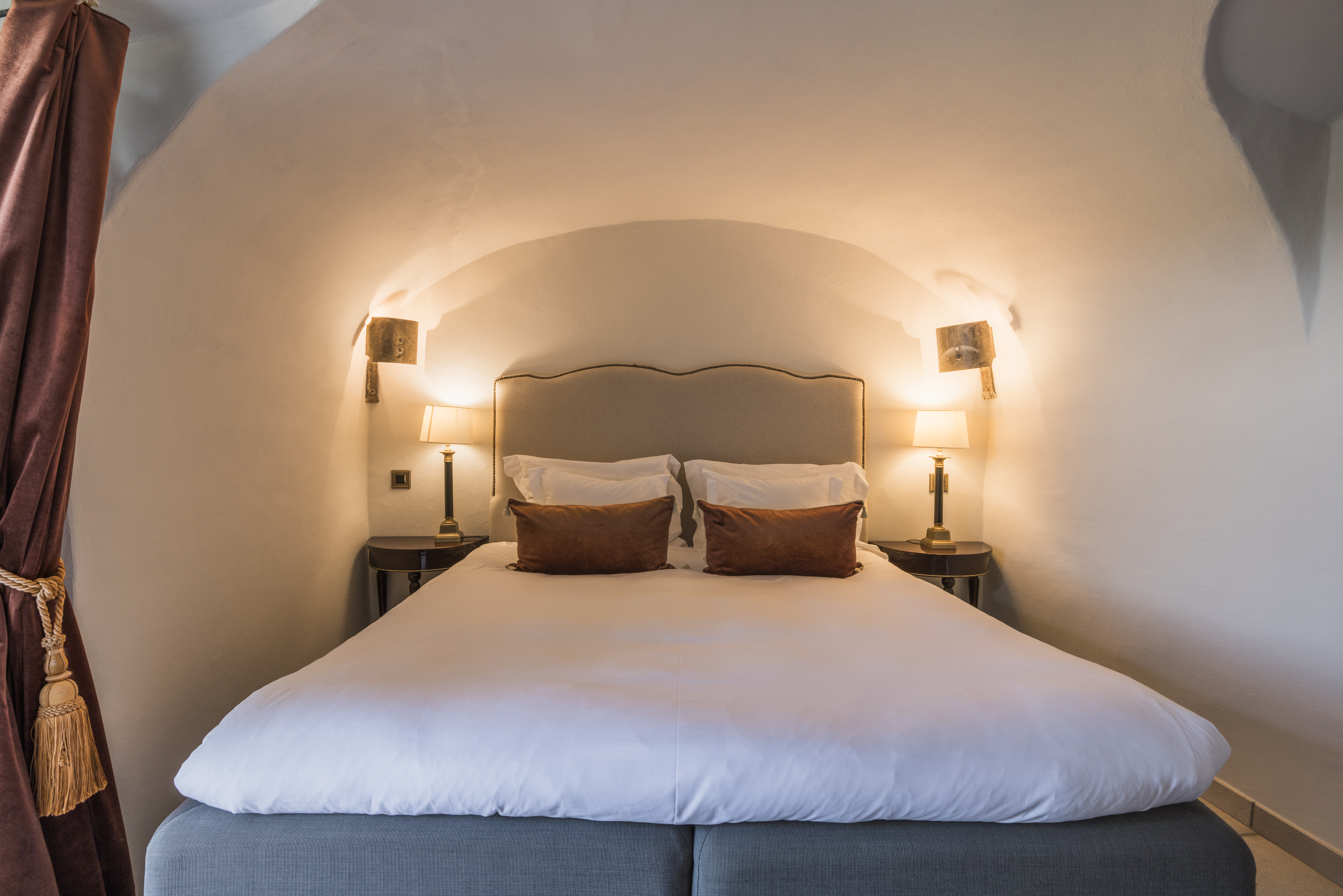 Double Deluxe One Bed