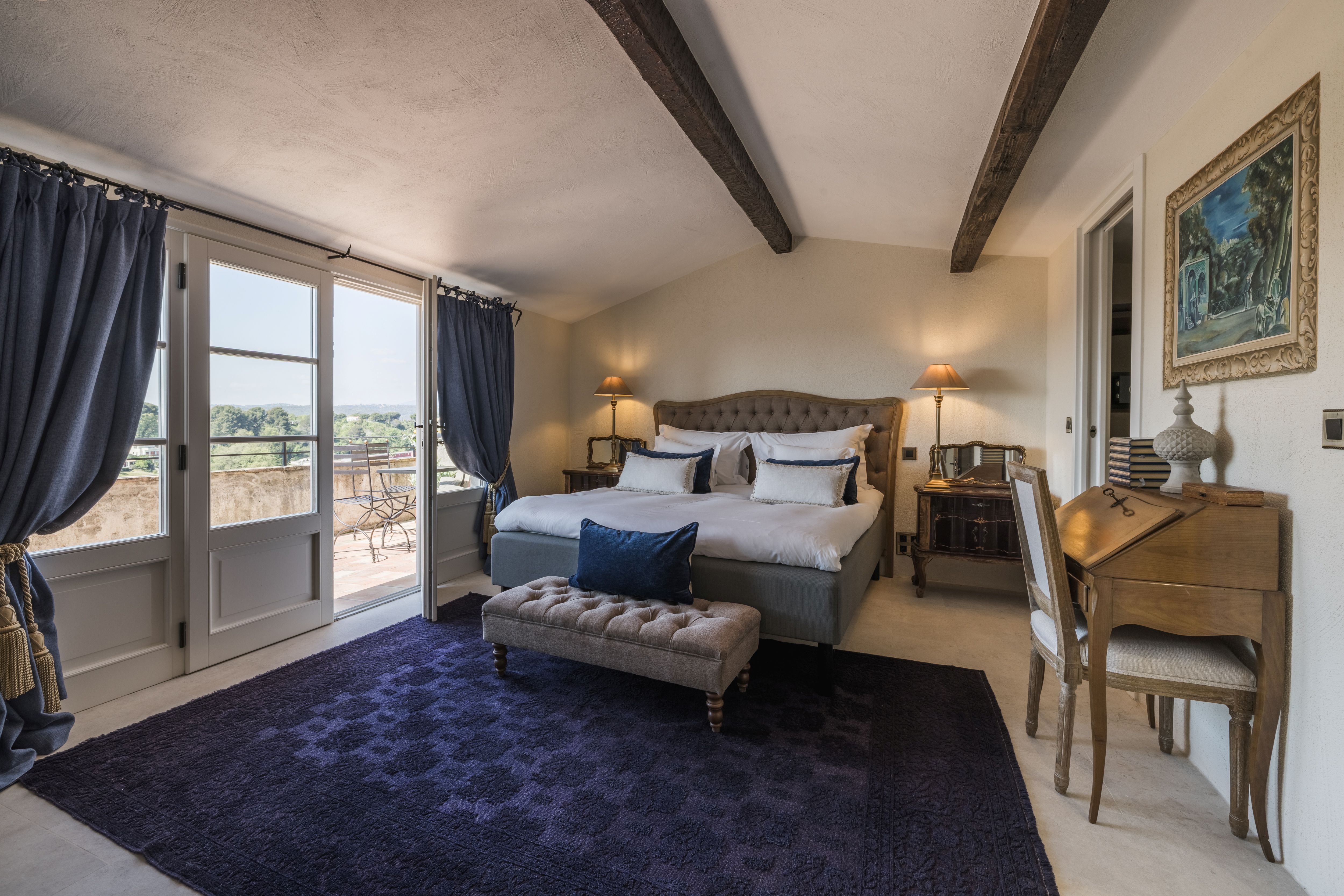 Double Deluxe One Bed