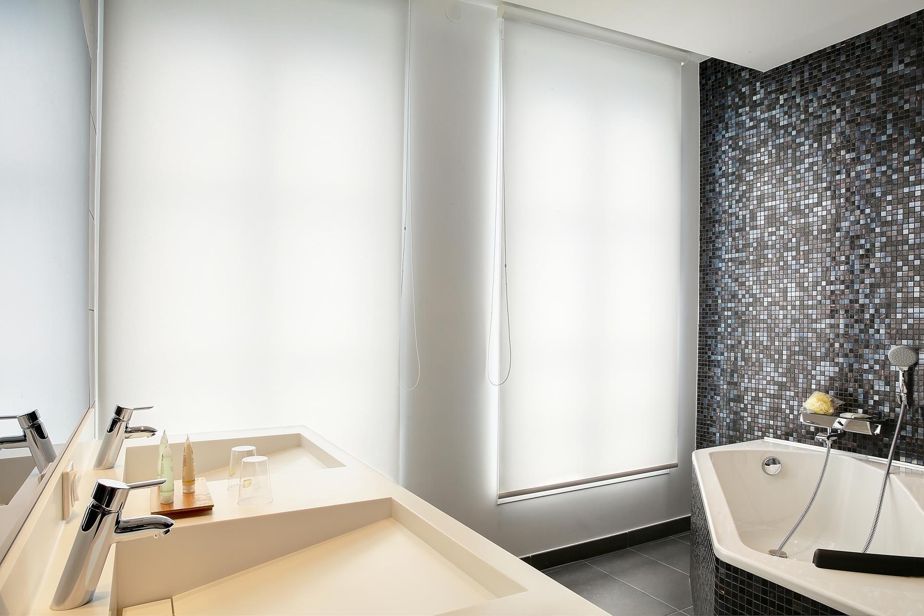 Junior Suite Queen Size Bed