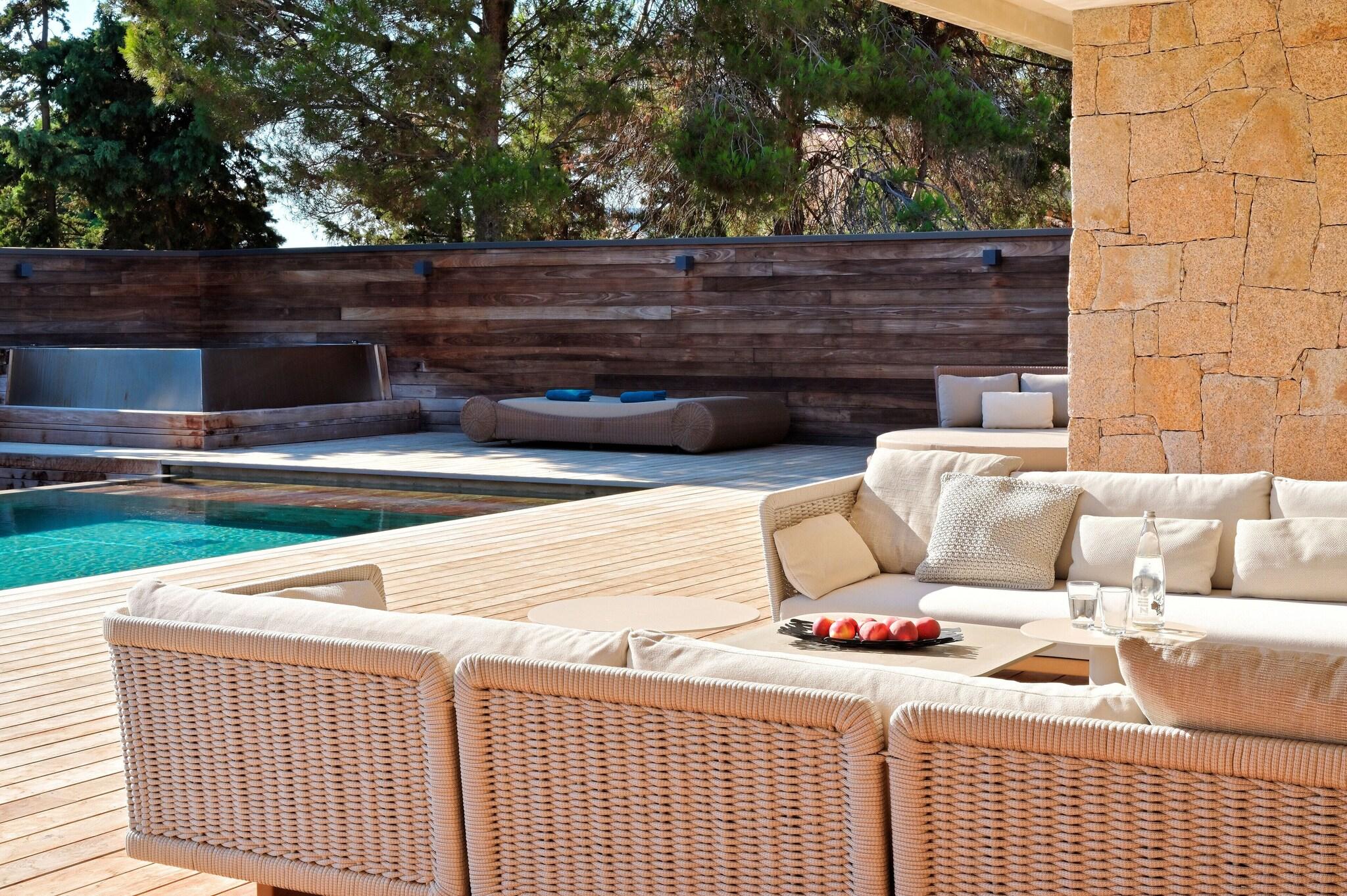 Villa Deluxe King Bed