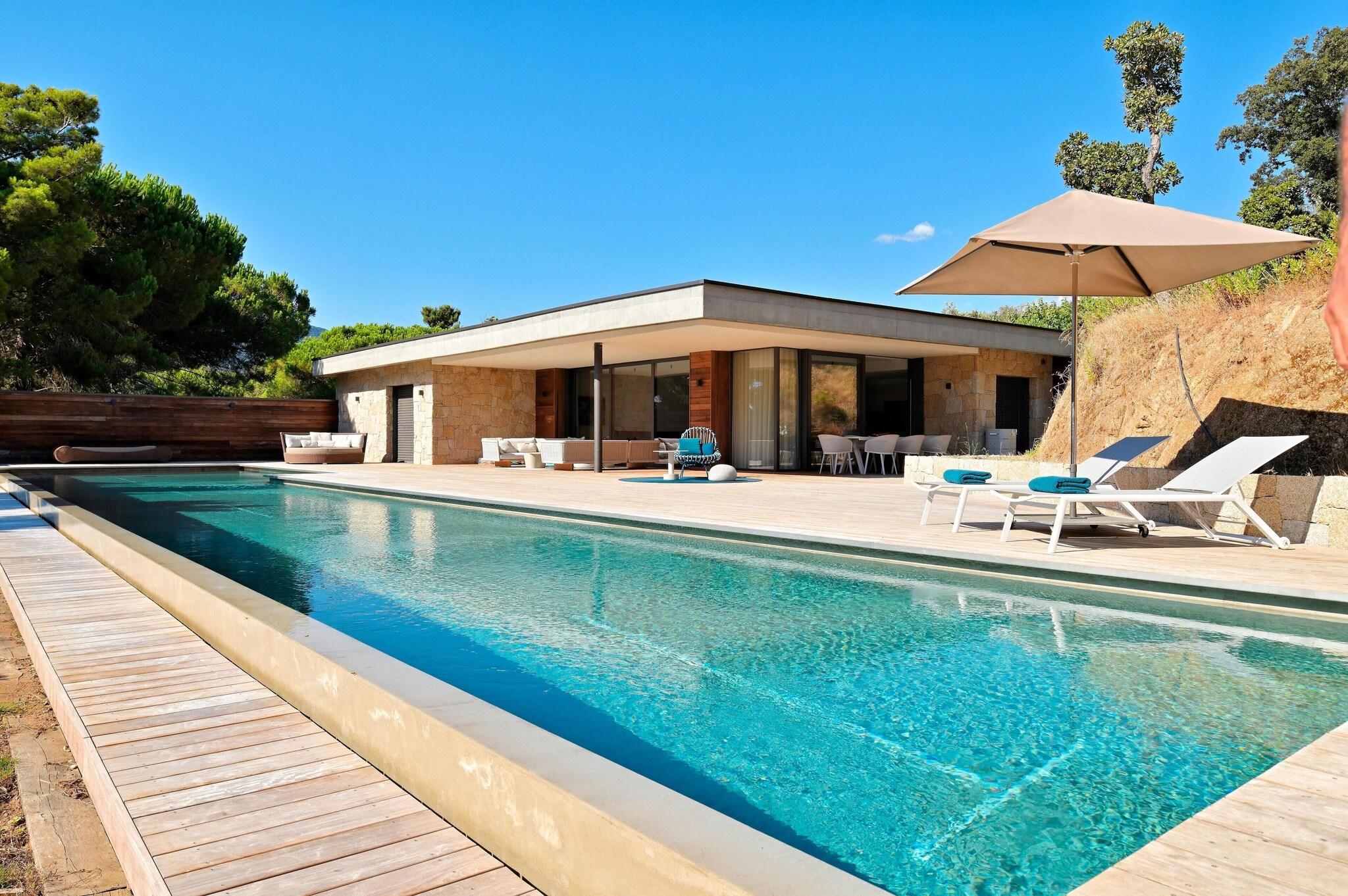 Villa Deluxe King Bed