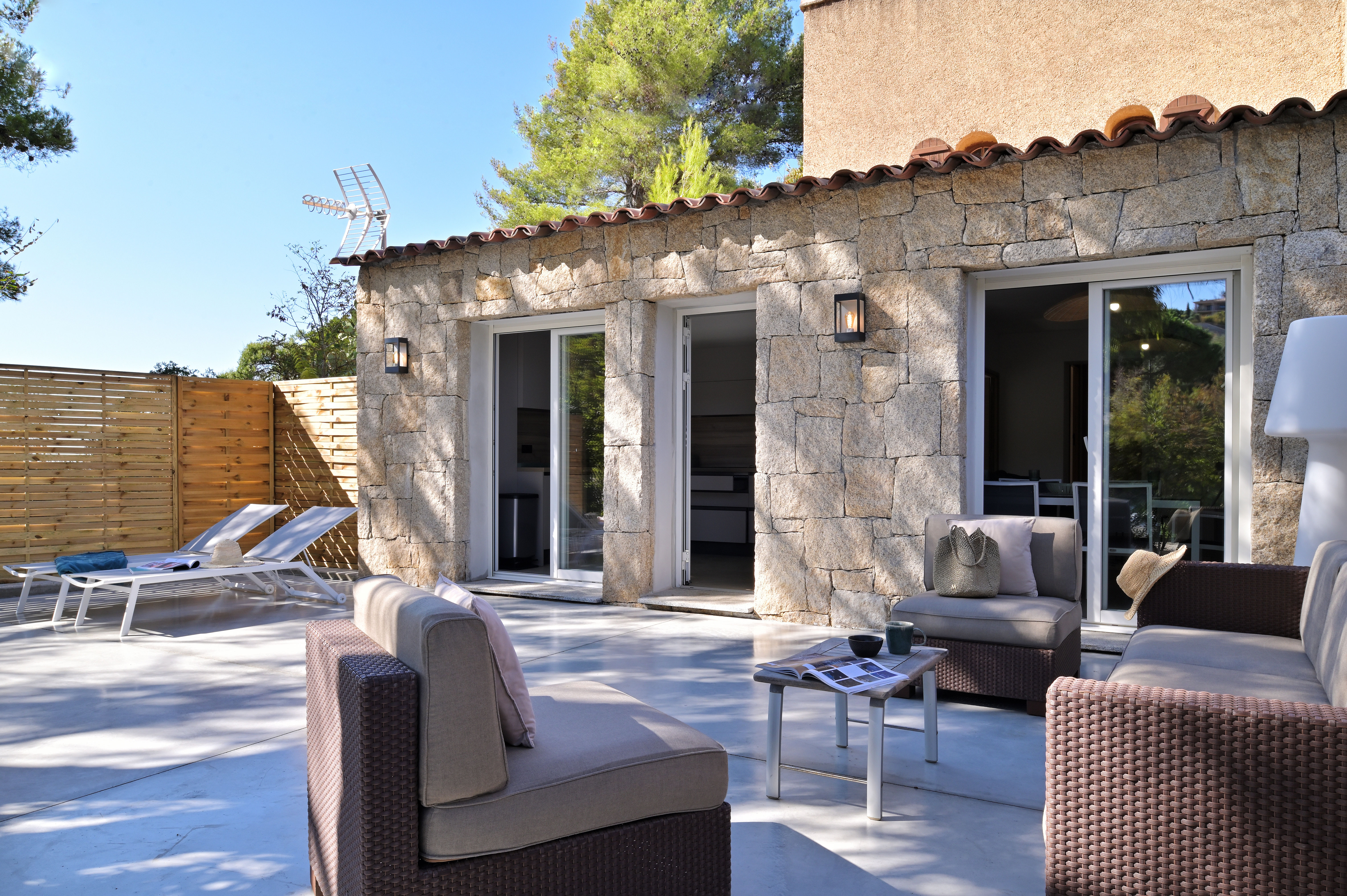 Apartment Three Bedrooms One Bathroom