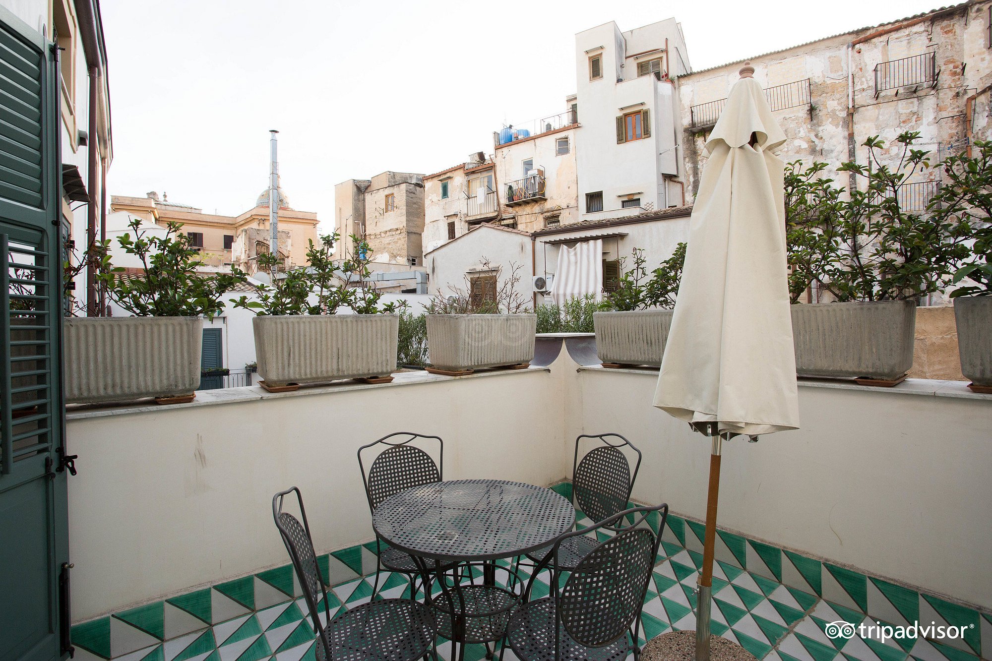 Suite with Kitchenette