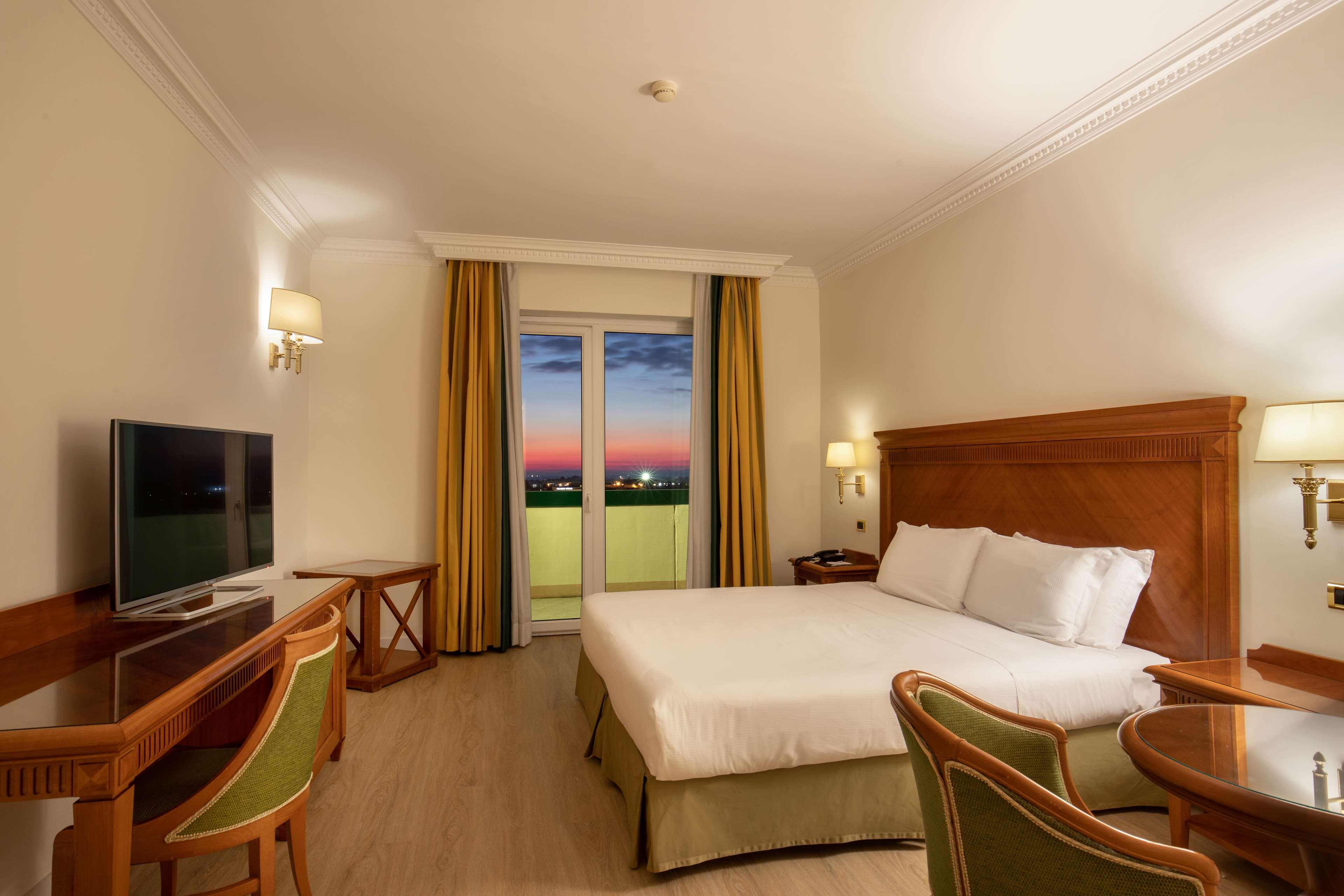 Double Superior King Bed