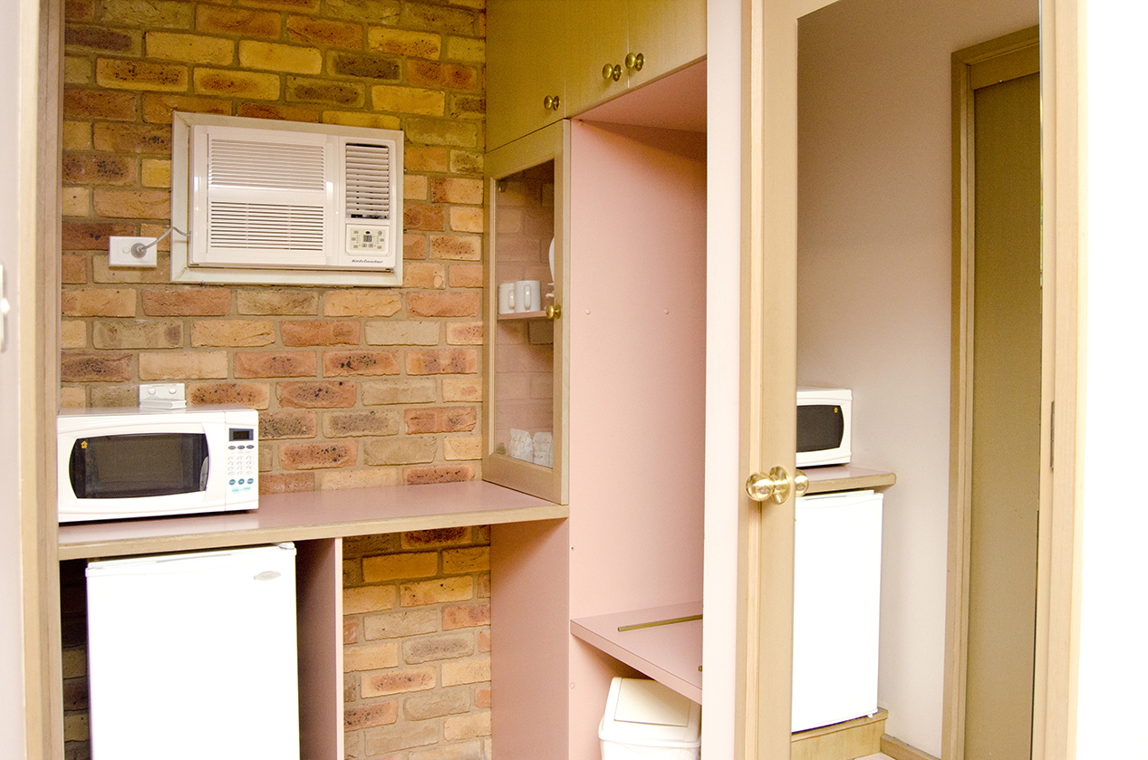 Double Deluxe Queen Bed