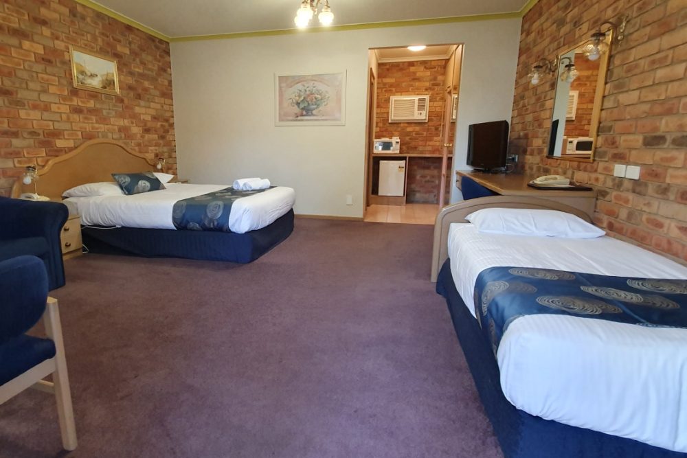 Double Deluxe Queen Bed