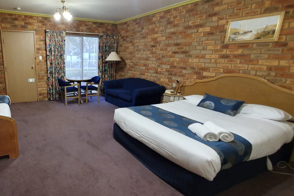 Double Deluxe Queen Bed