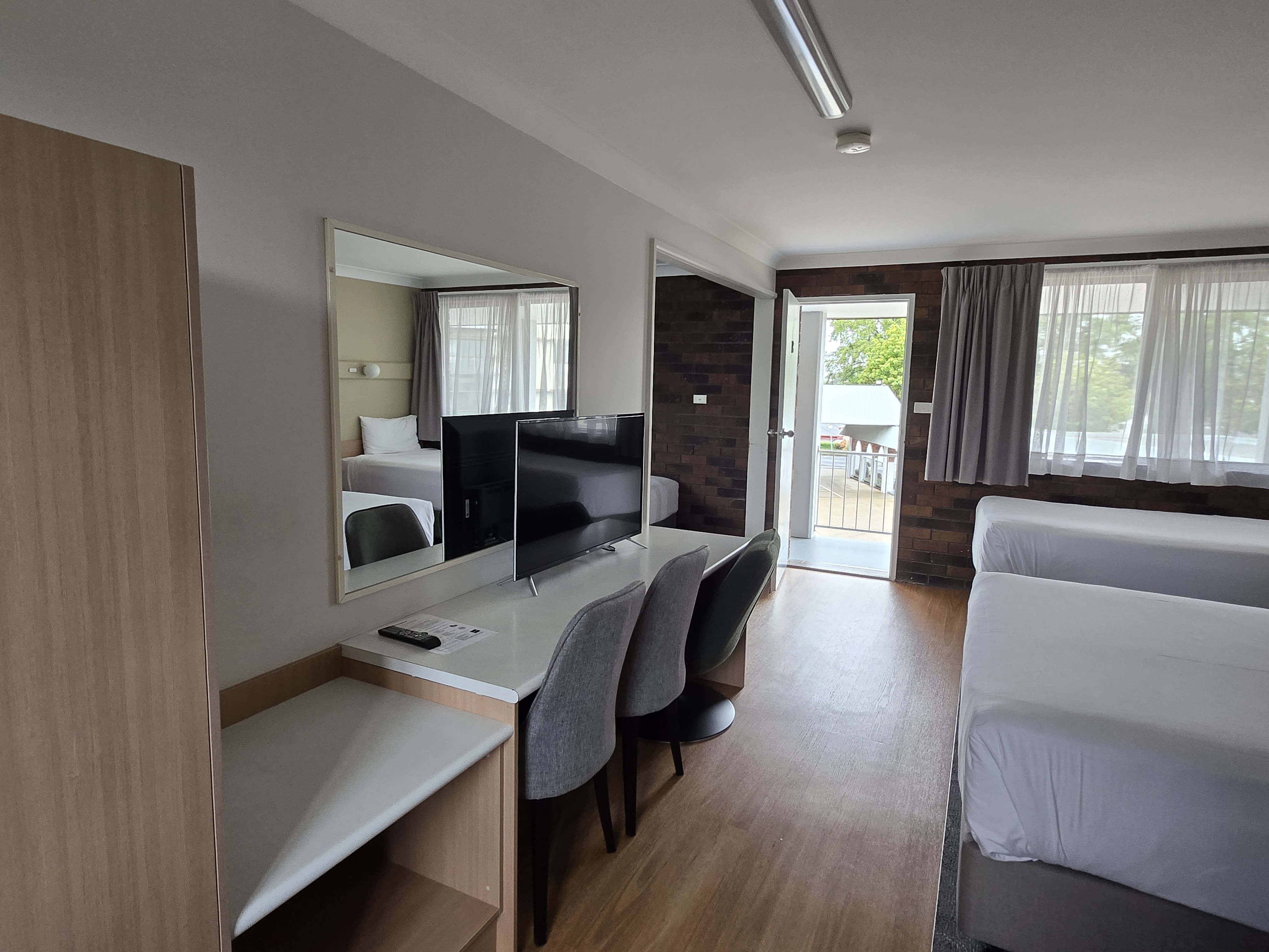 Suite Capacity 4 One Bedroom