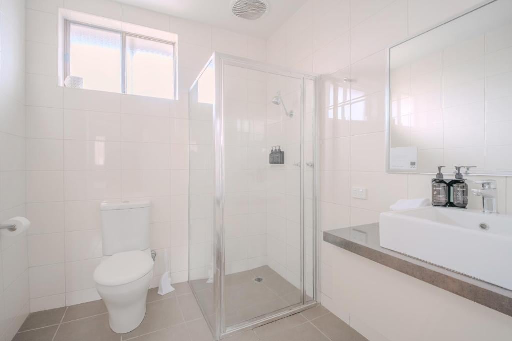 Double or Twin One Bed