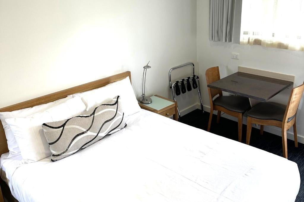 Double or Twin One Bed