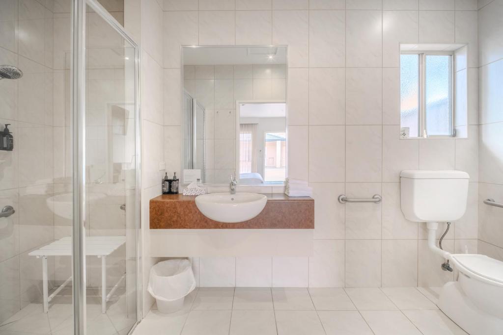 Double Deluxe King Bed