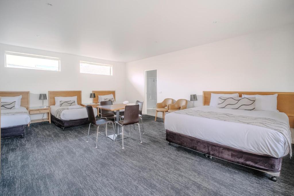 Family Room Three Beds