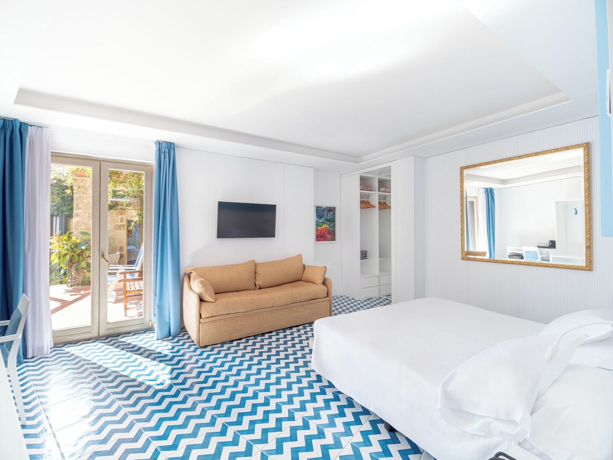 Quadruple King Bed One Bedroom 