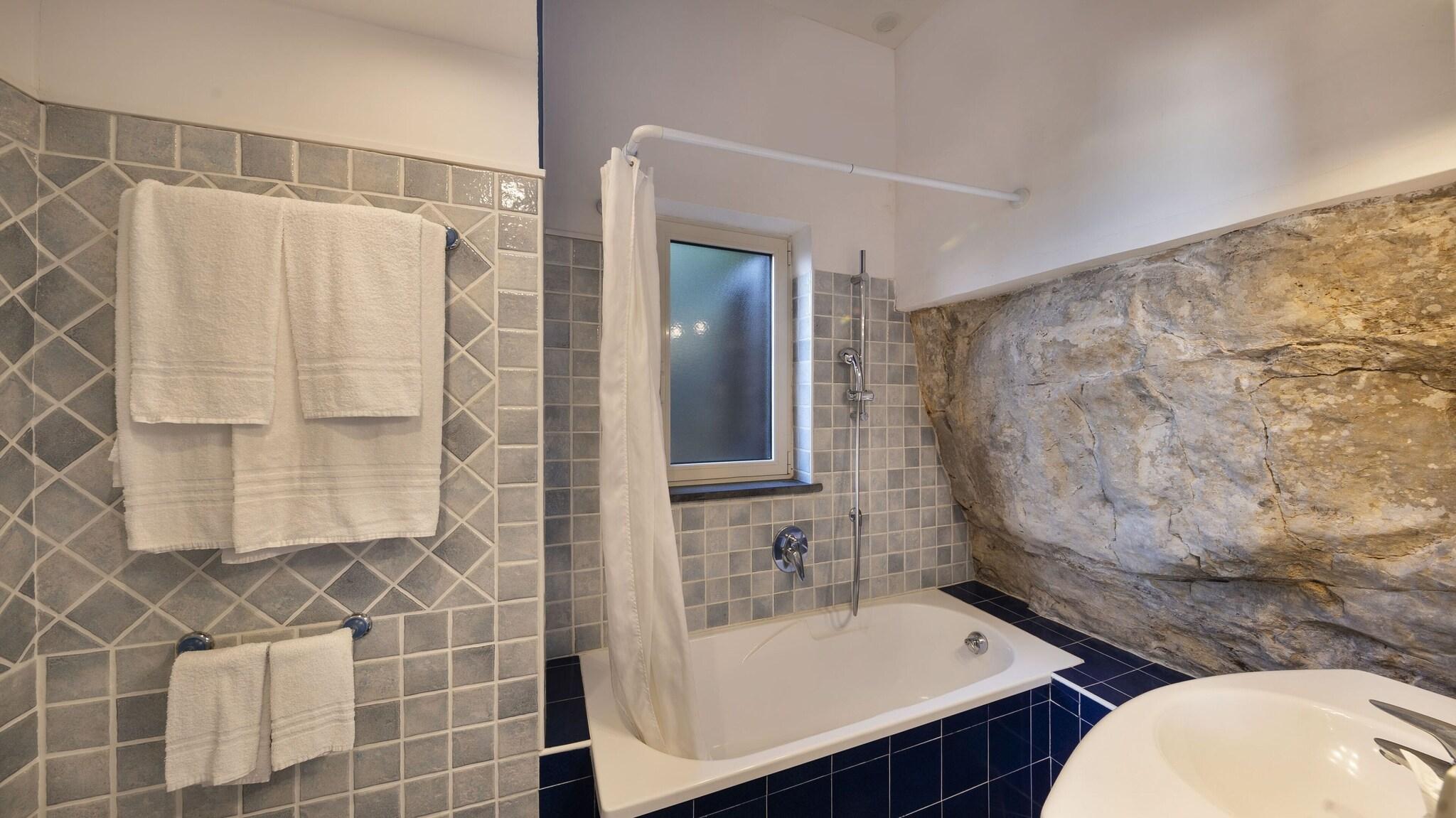 Double Queen Size Bed