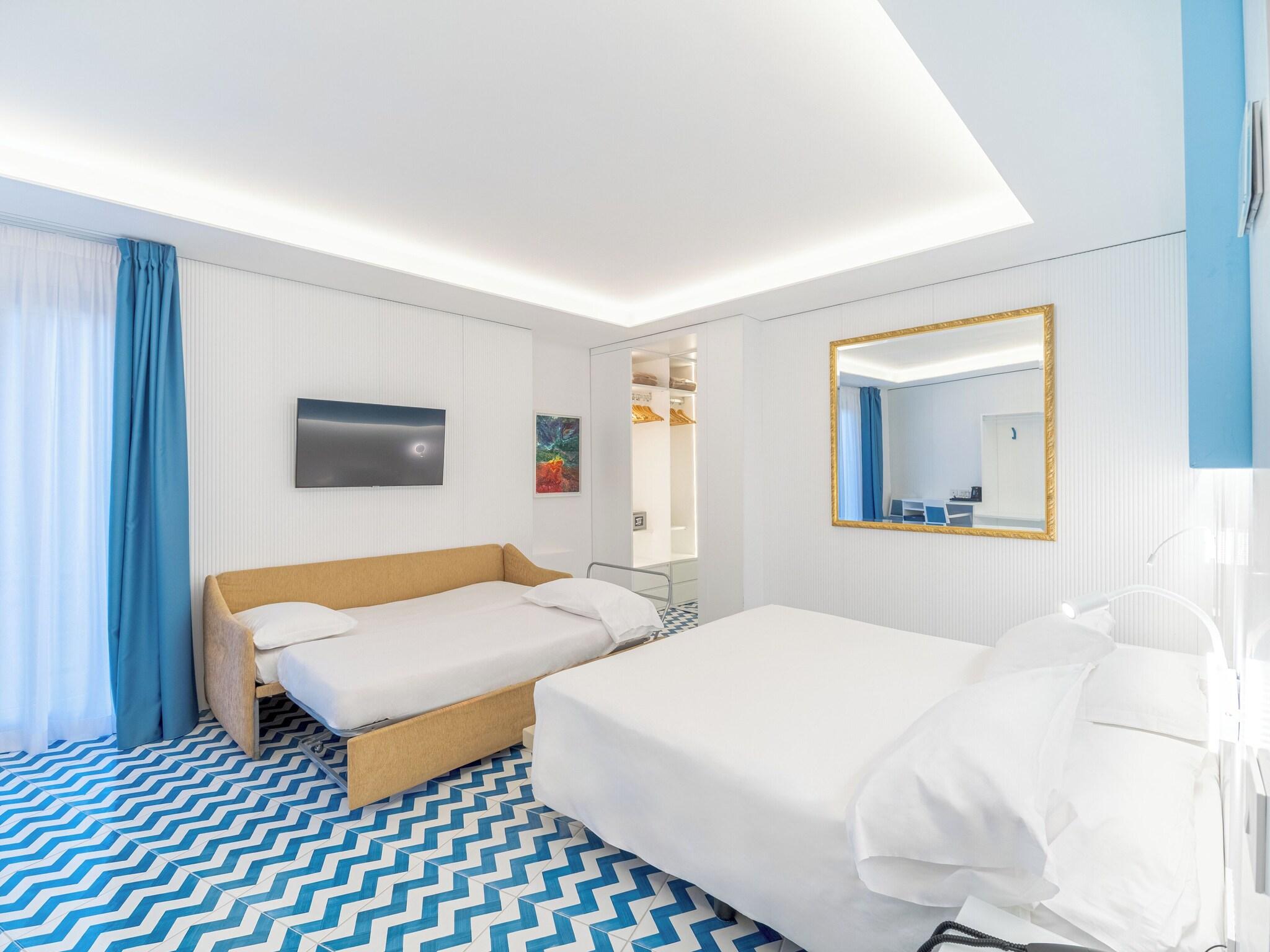 Quadruple Two Double Beds One Bedroom 