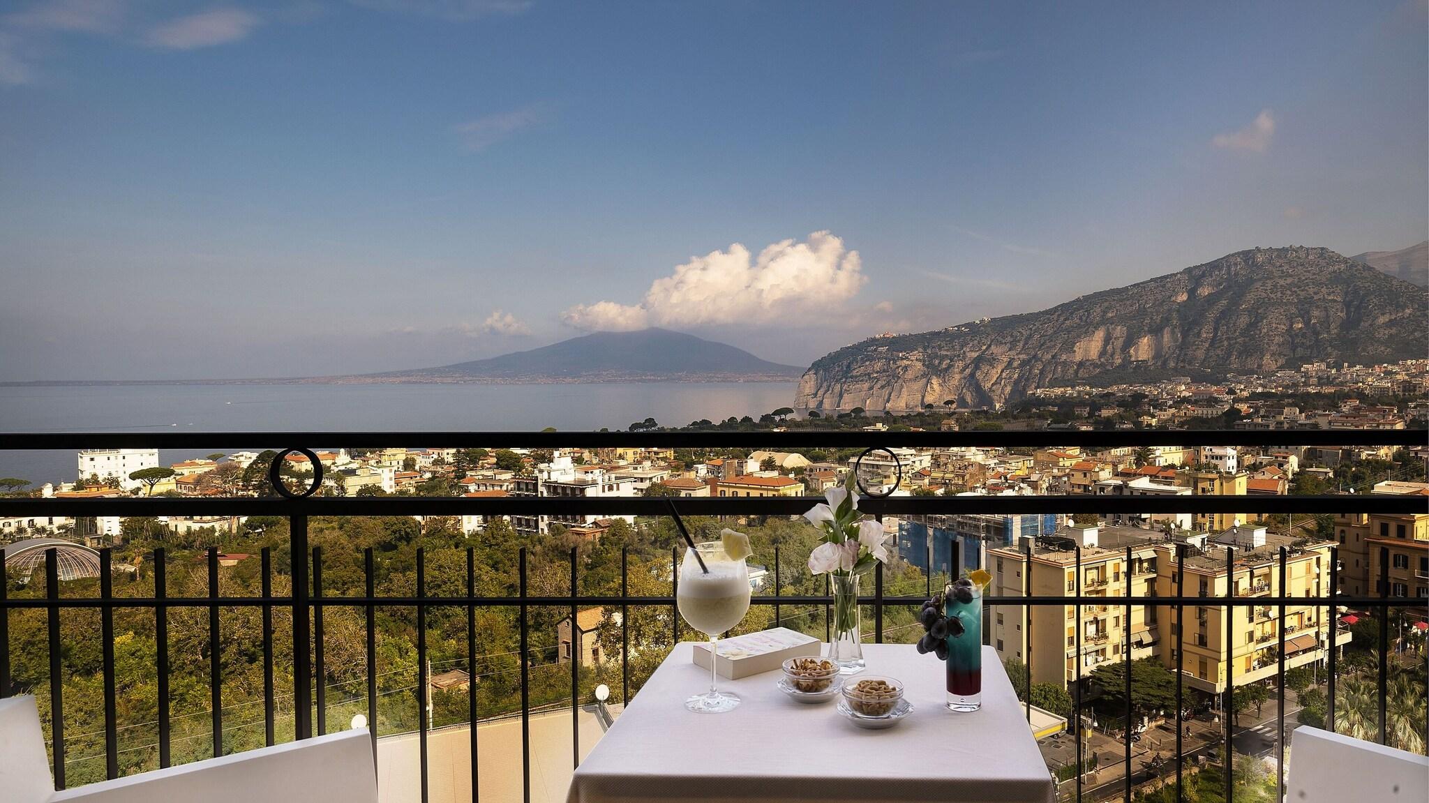 Double Classic Queen Bed