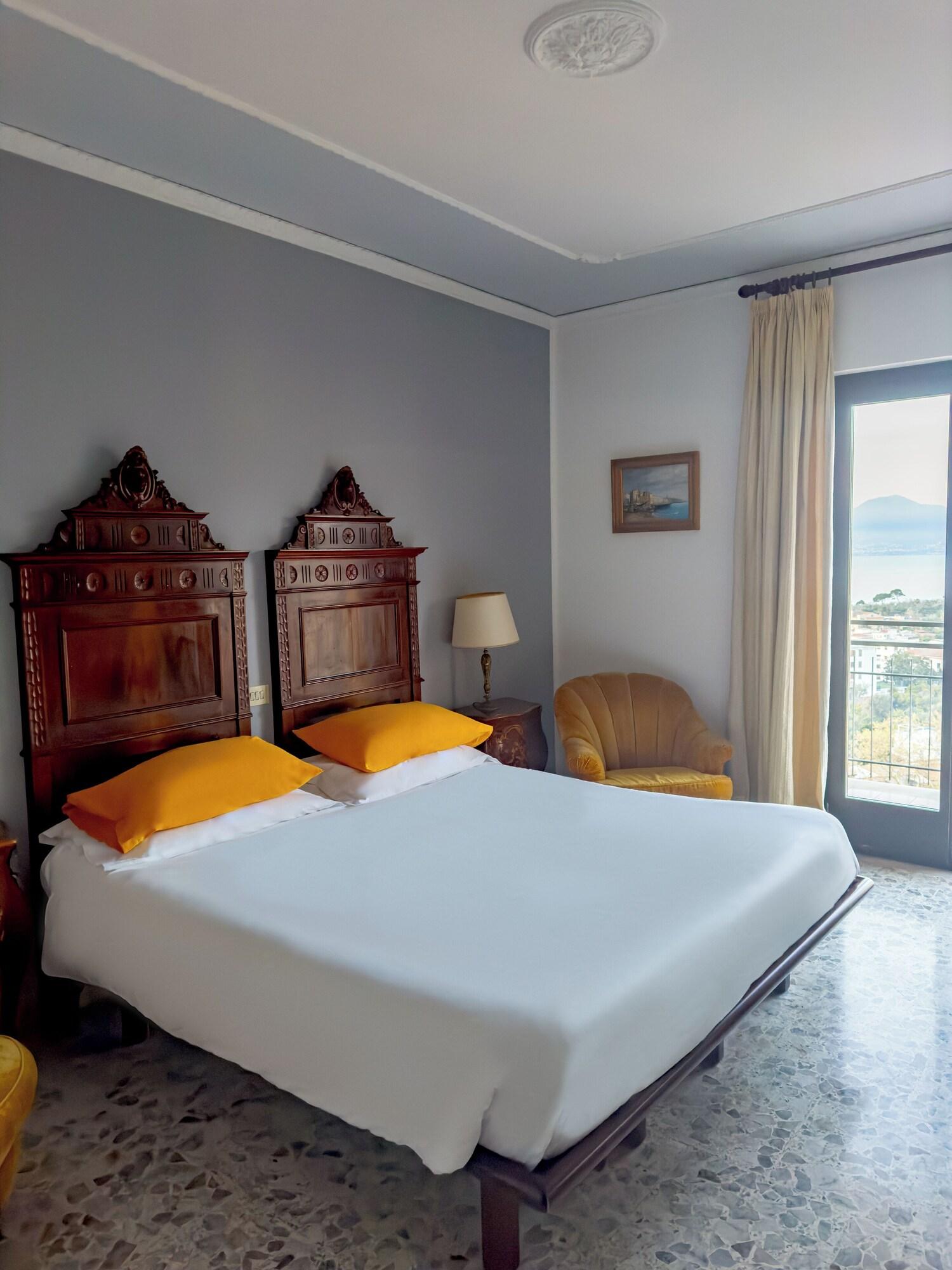 Double Classic Queen Bed