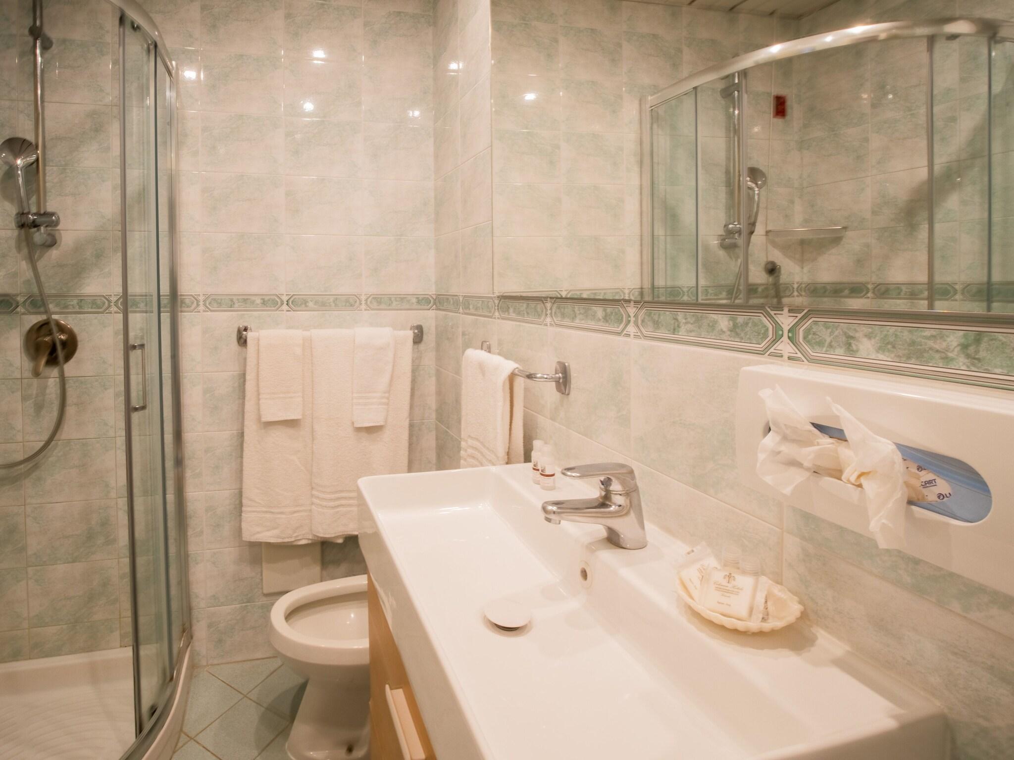 Quadruple King Bed One Bedroom 