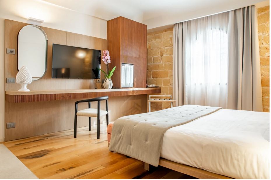 Suite King Bed with Jacuzzi